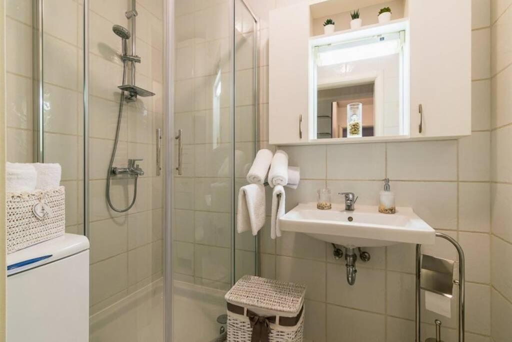 One-Bedroom Apartment - Photo 22