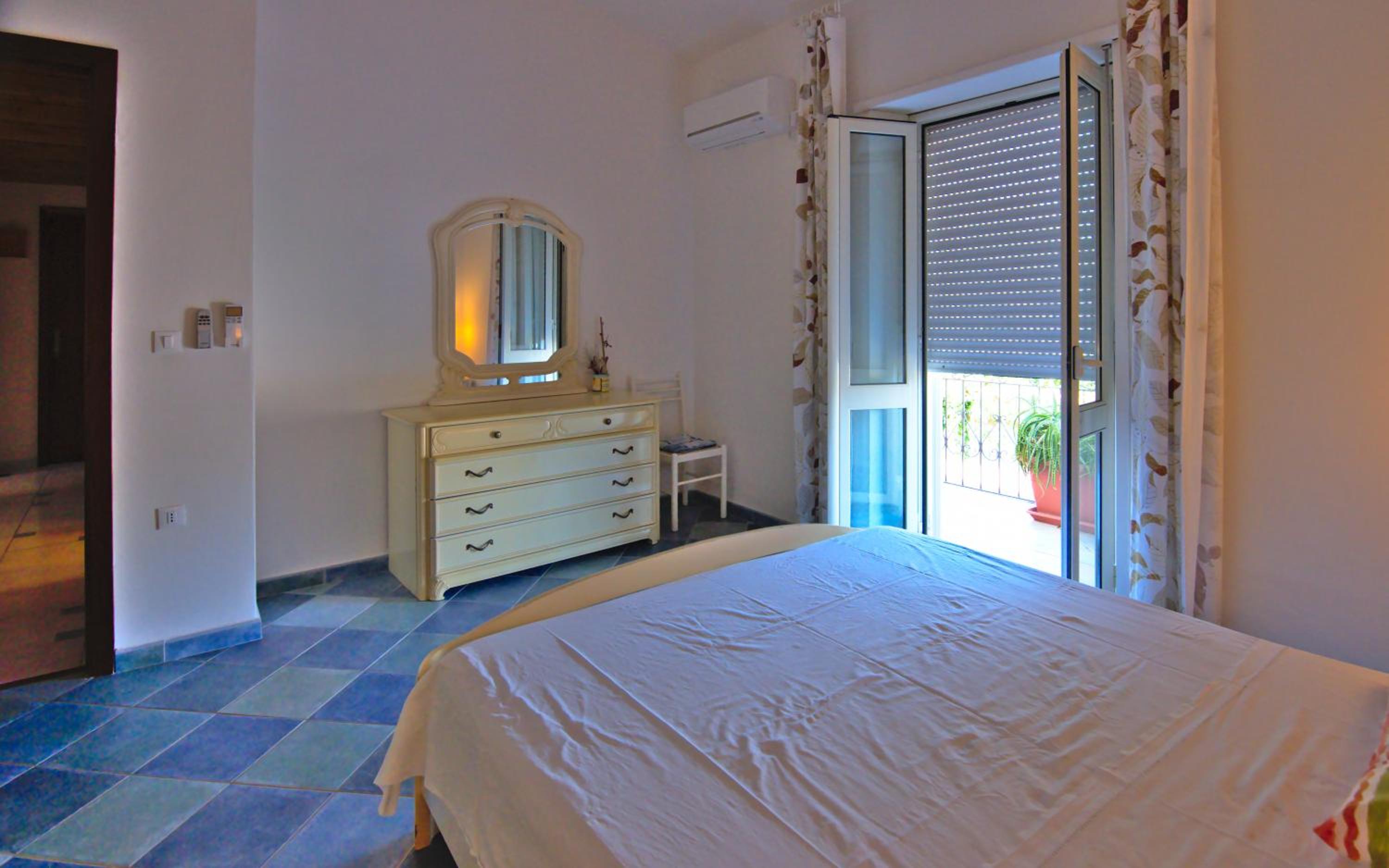 Two-Bedroom Apartment with Balcony photo 2