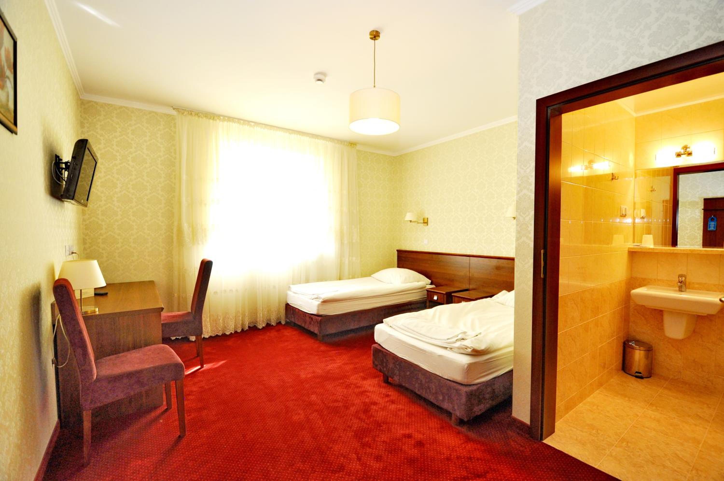 Twin Room - Photo 5