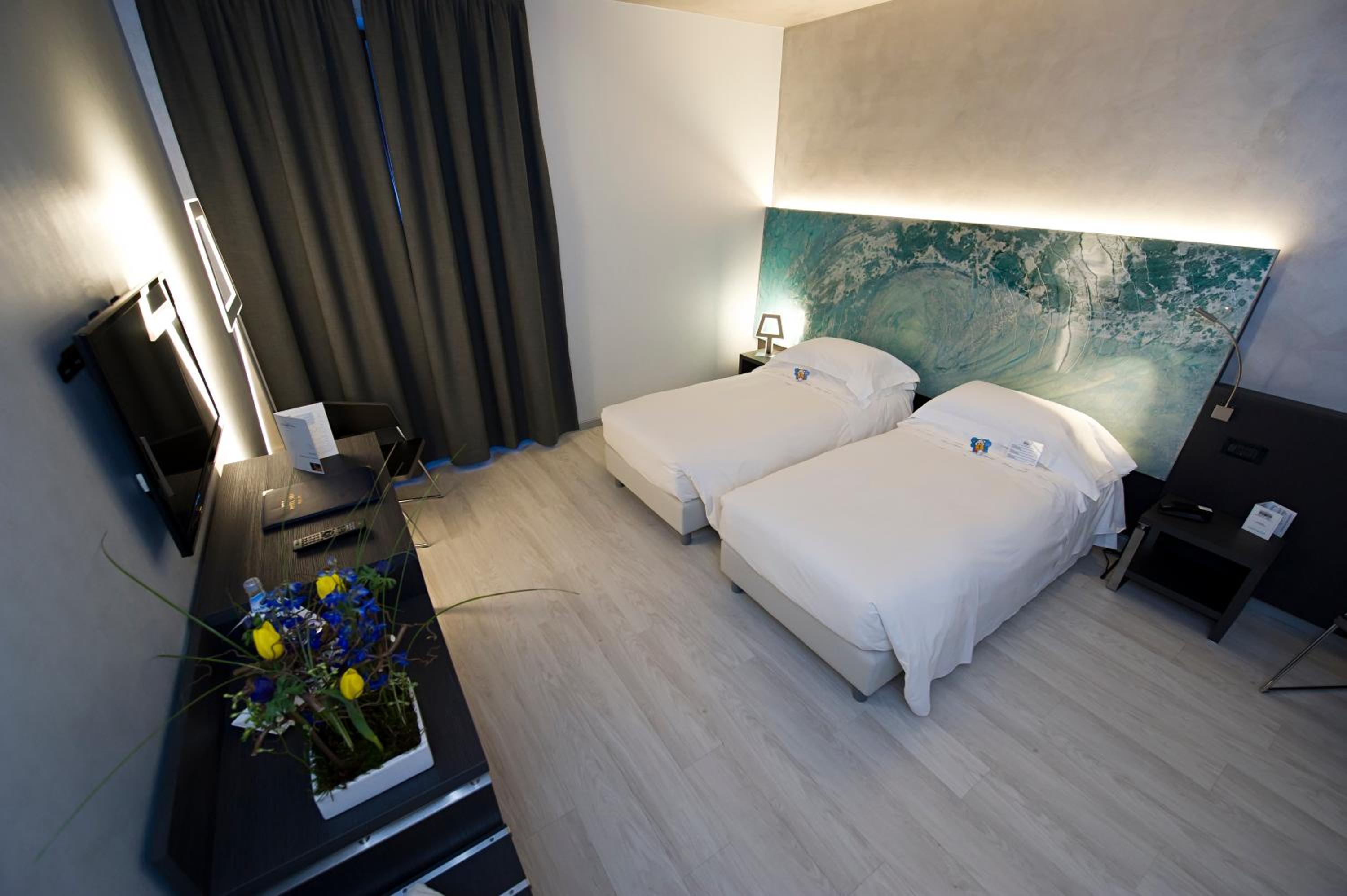 Superior Double or Twin Room - Photo 9