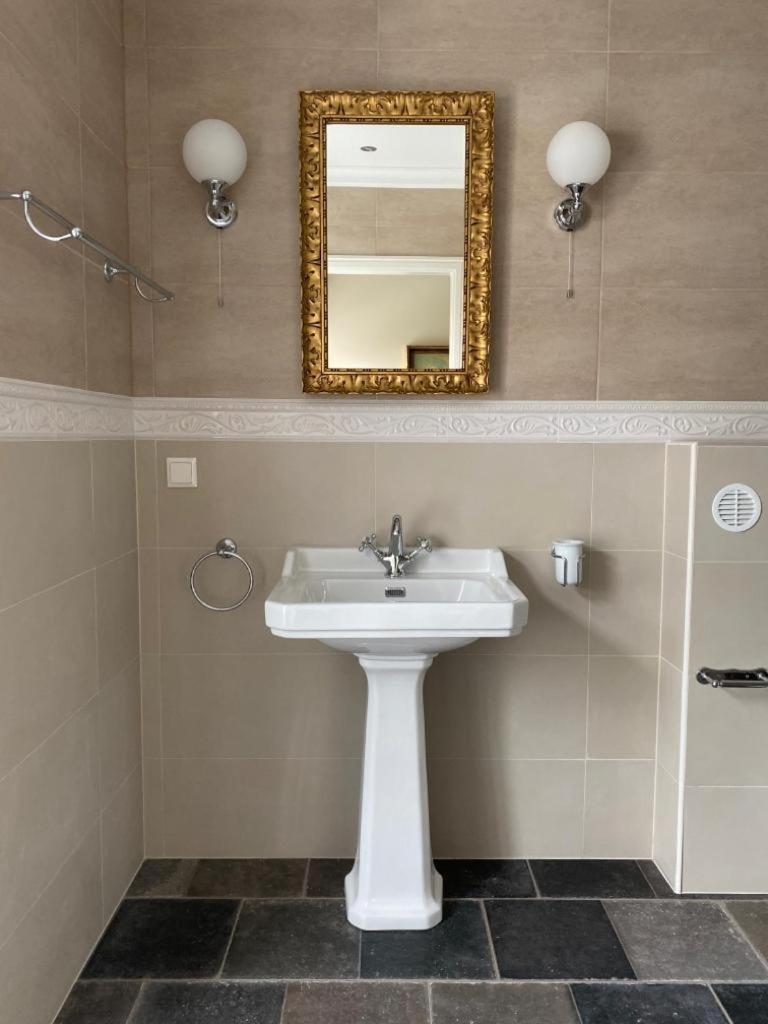 Double Room with Private Bathroom photo 3