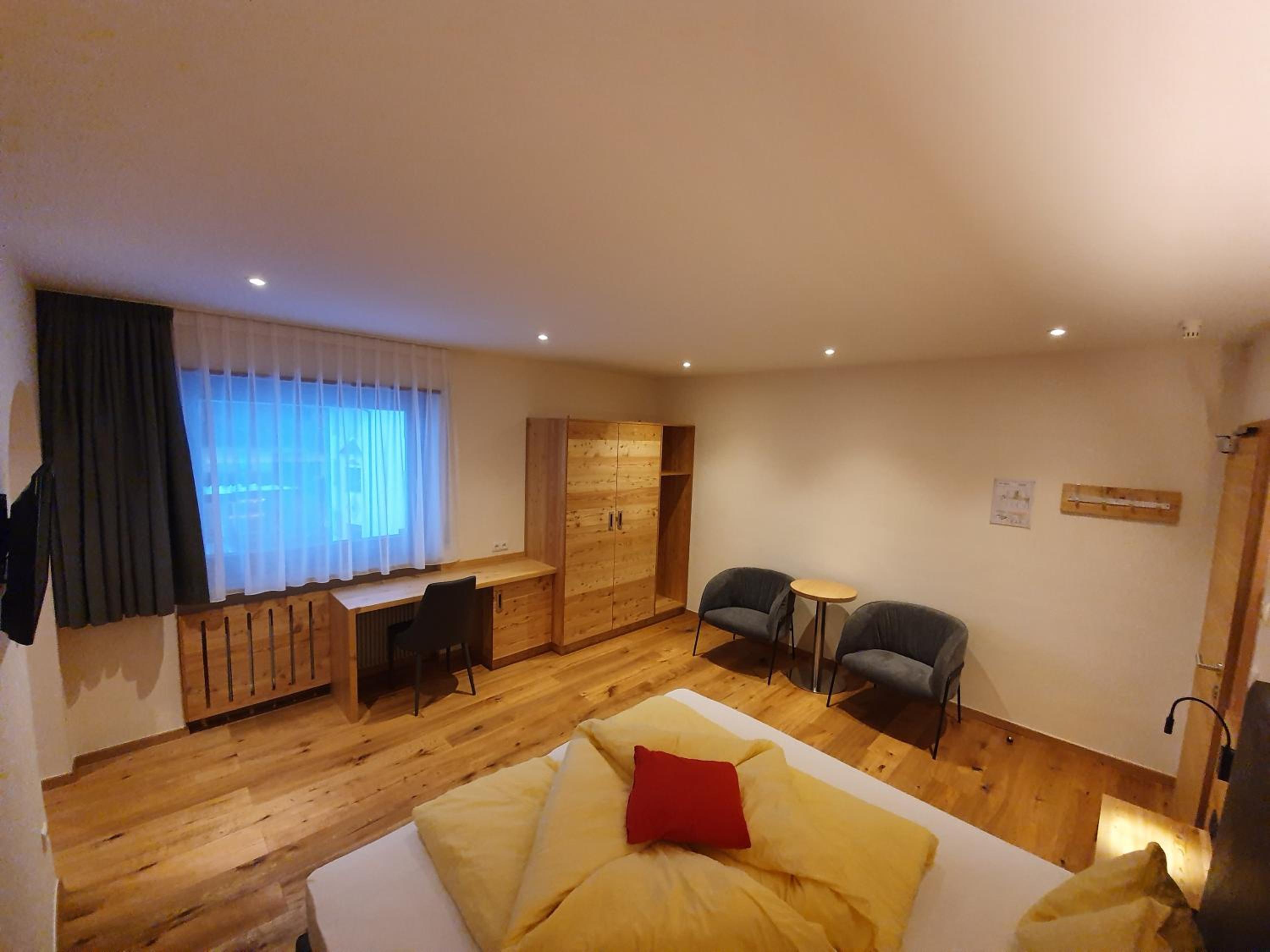 Double Room - Photo 15