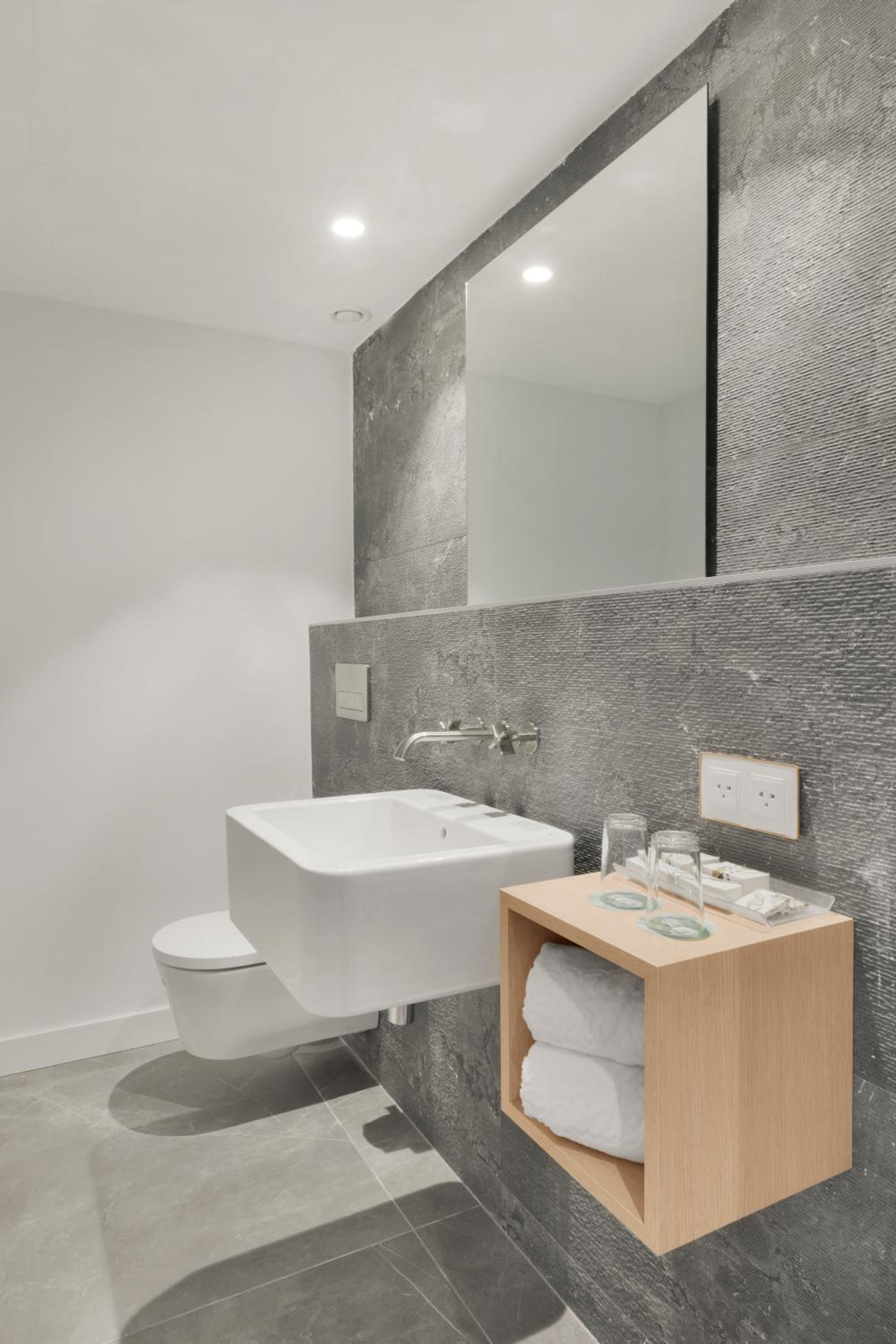 Suite - Photo 7