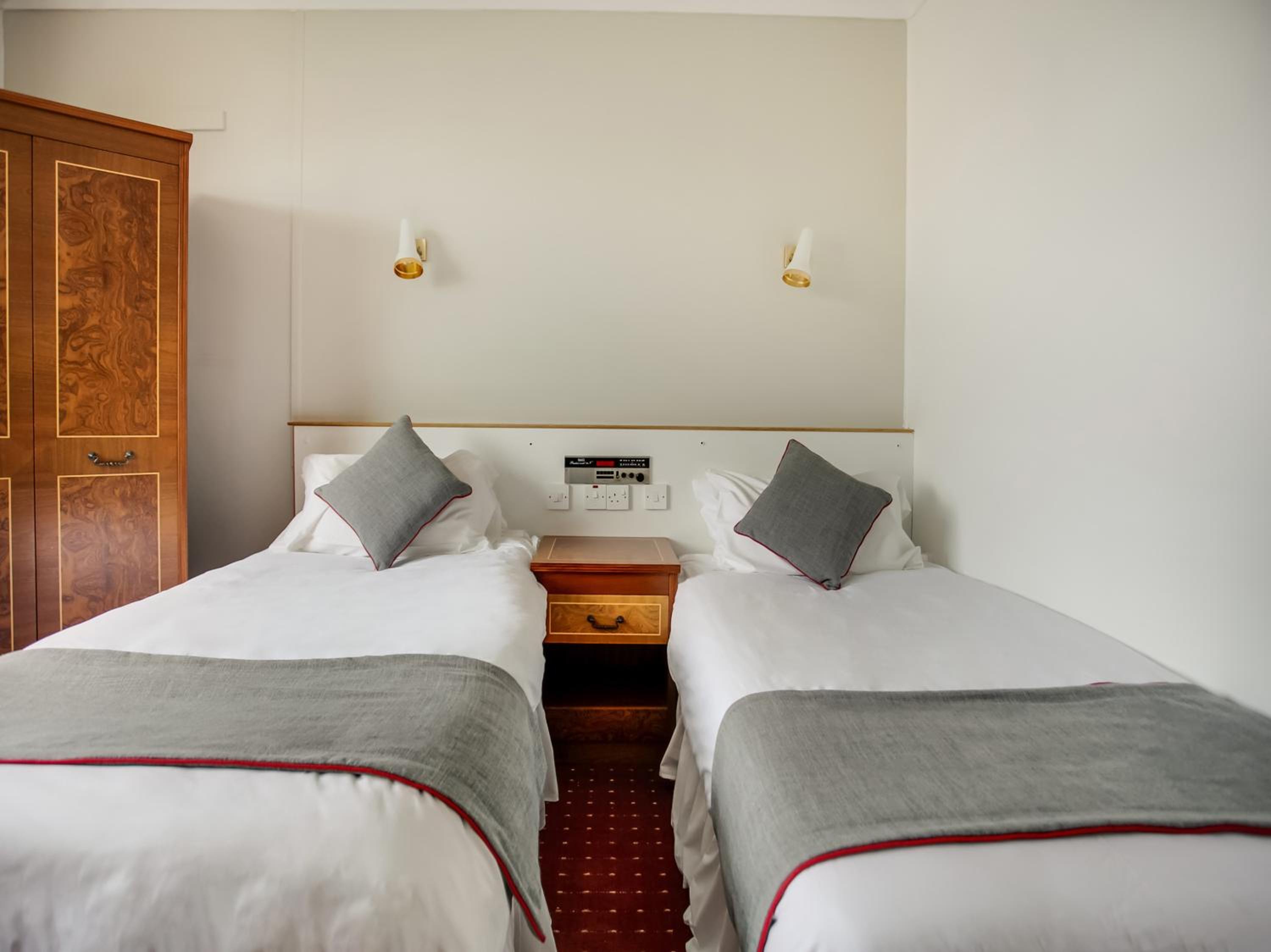 Standard Twin Room photo 2