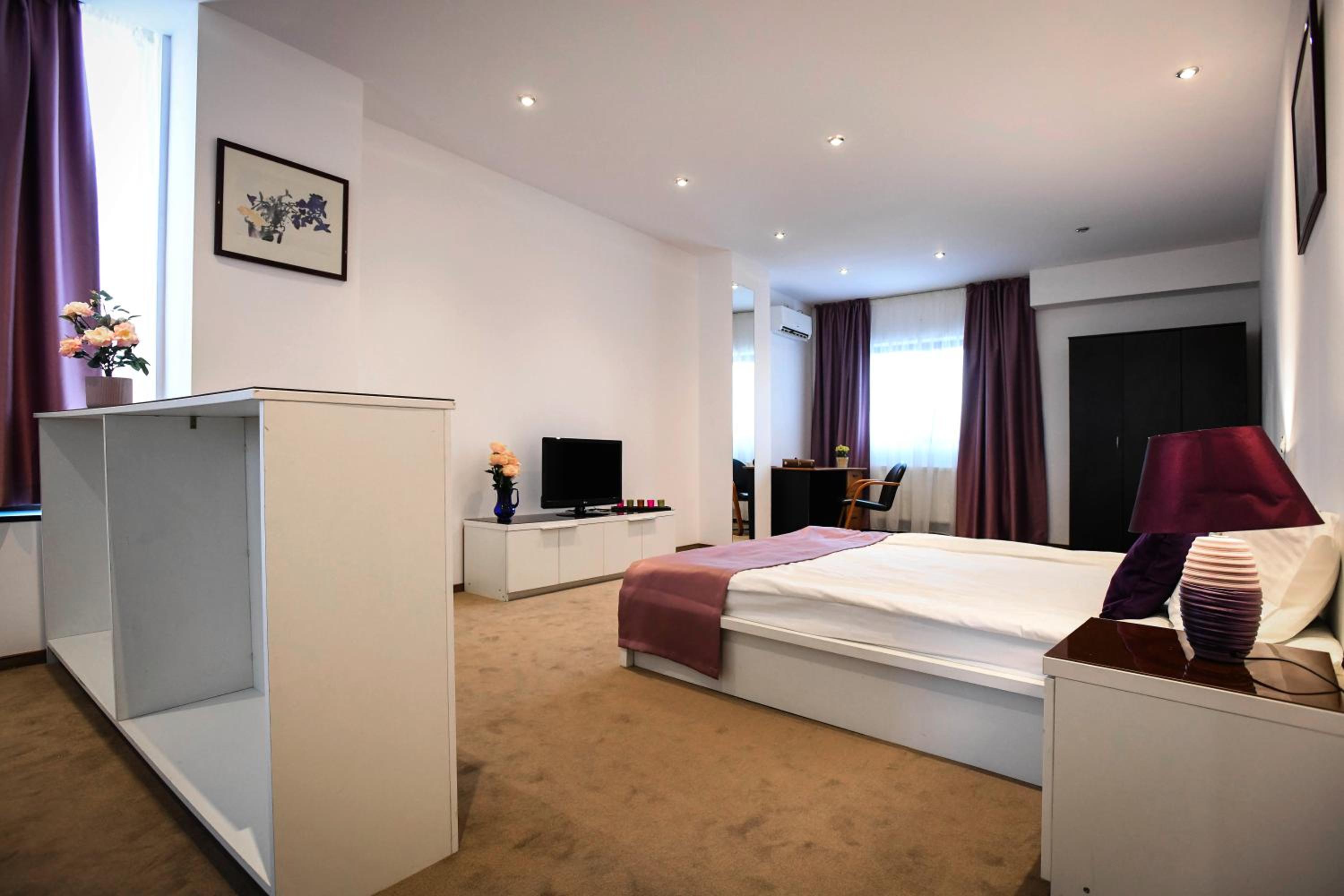 Standard Room - Photo 11