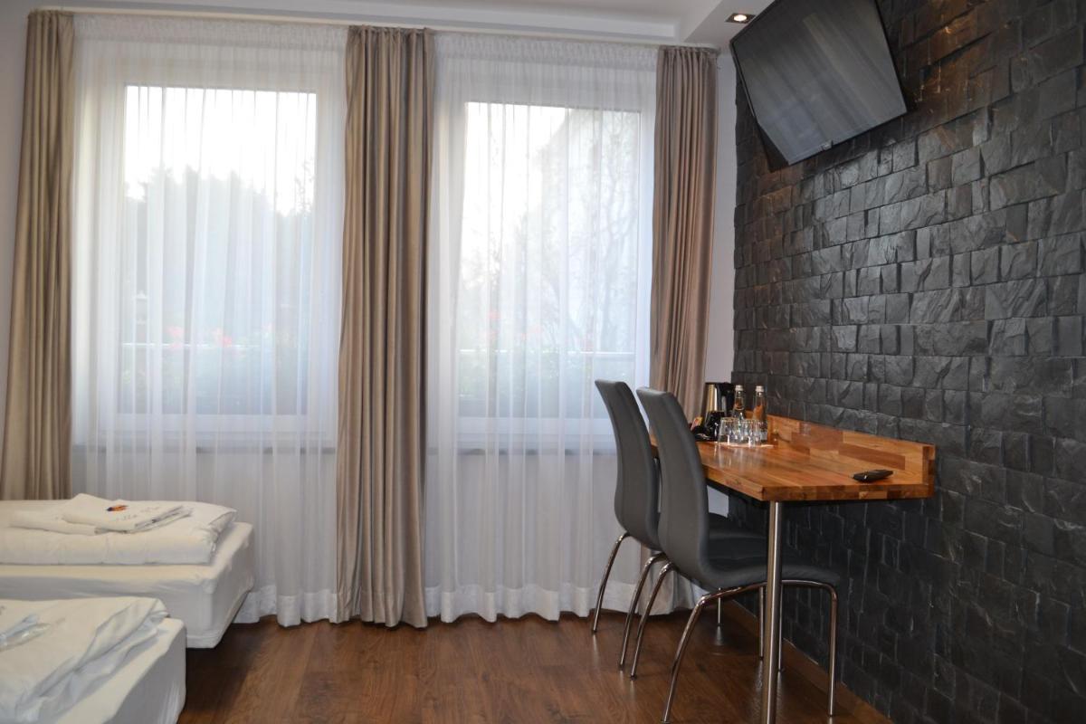 Twin Room with Shower photo 2