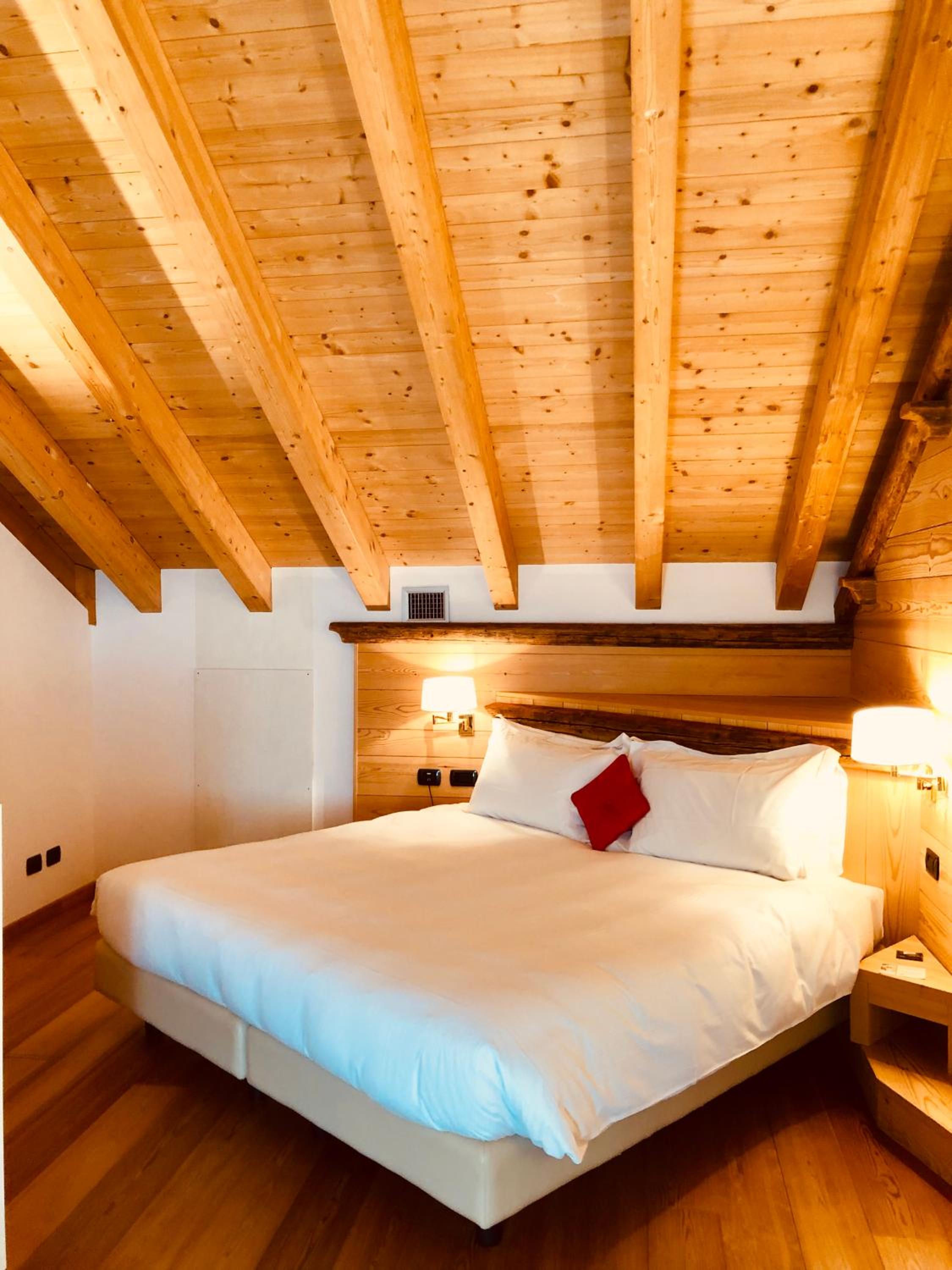Suite - Photo 15