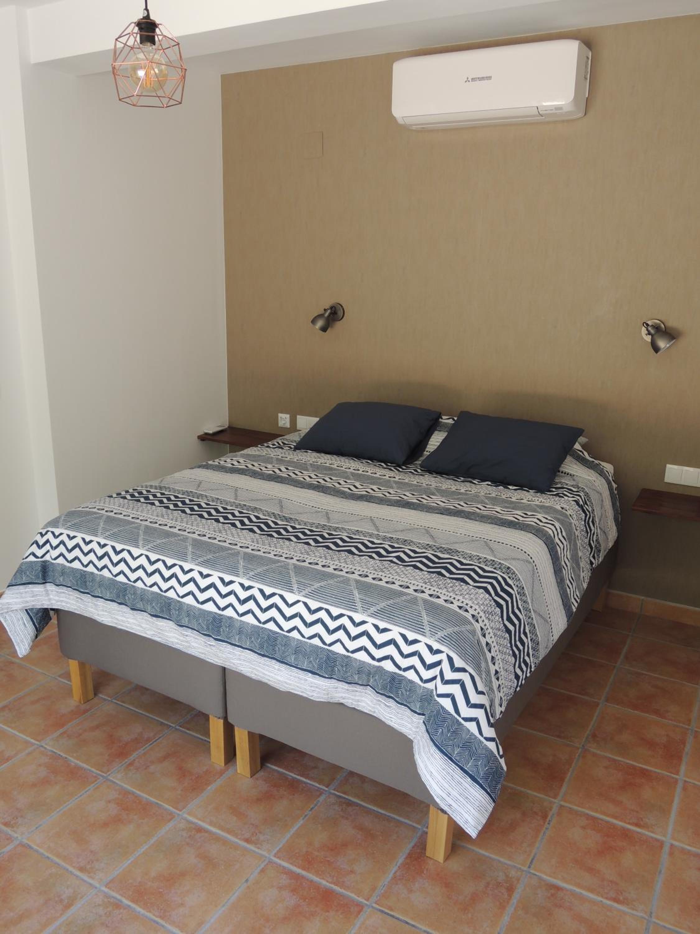Double Room with Private Bathroom photo 3
