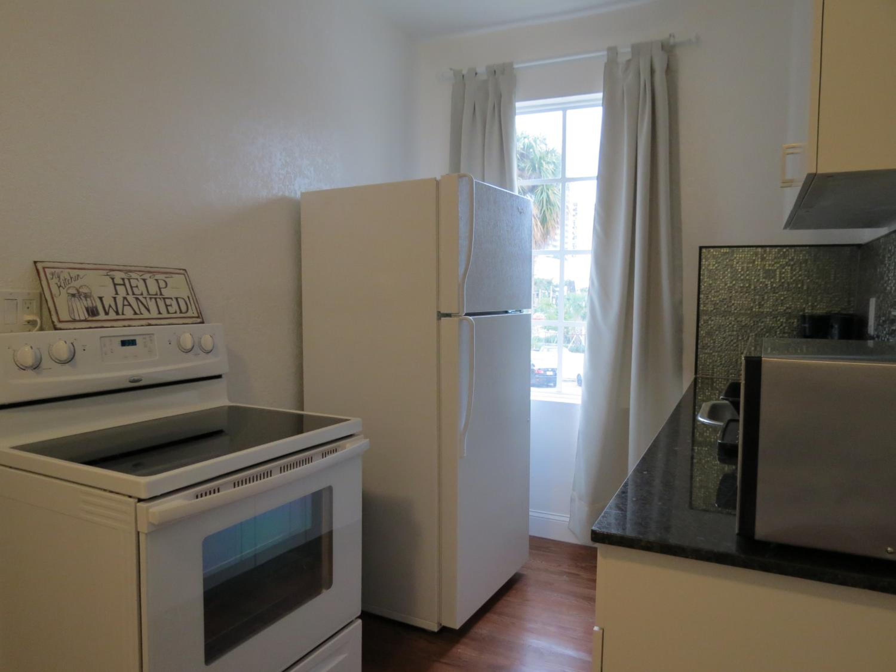 One-Bedroom Apartment - Photo 8