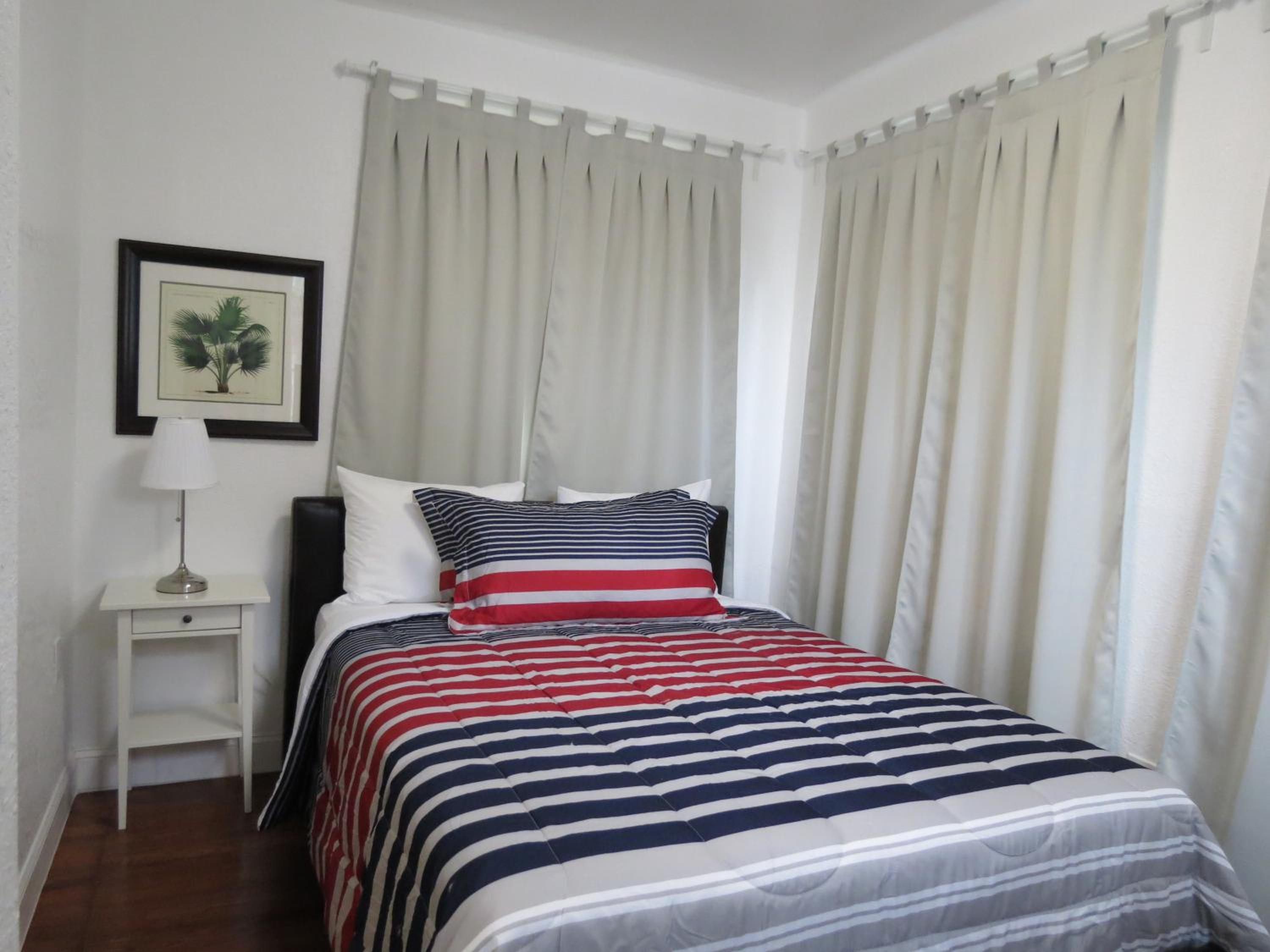 One-Bedroom Apartment - Photo 11