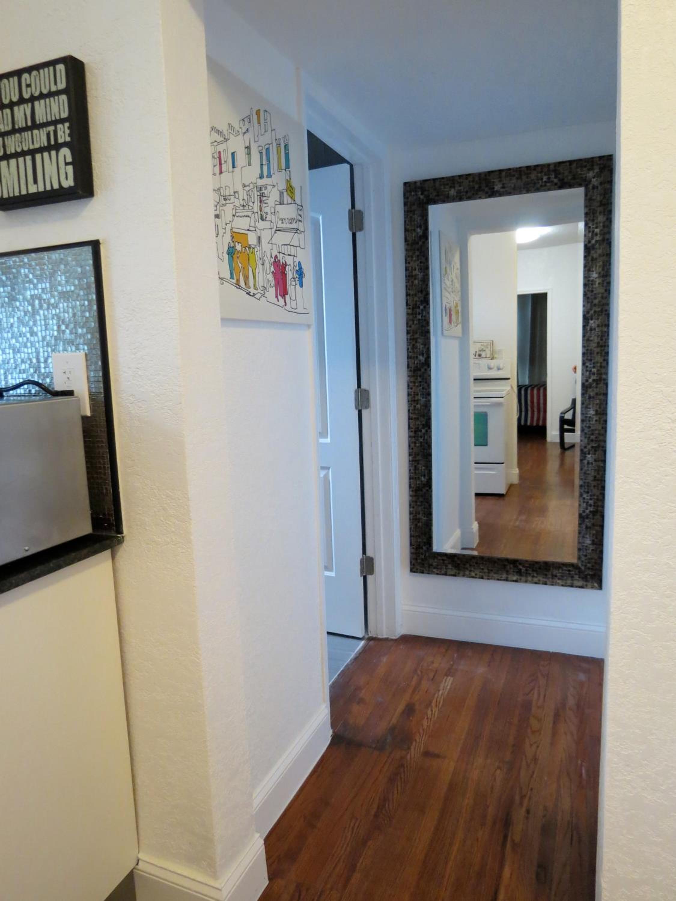 One-Bedroom Apartment - Photo 12