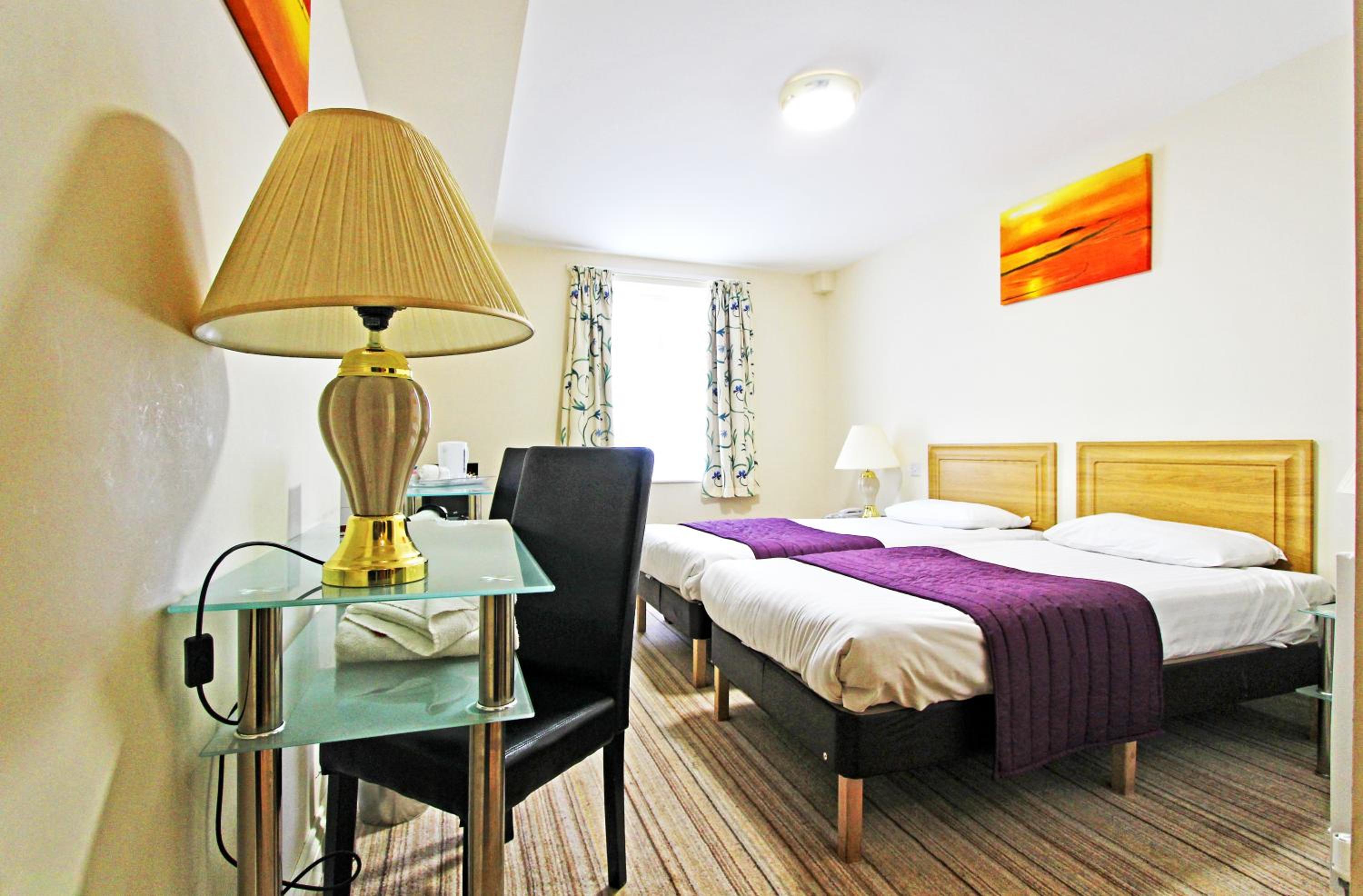 Twin Room - Photo 1