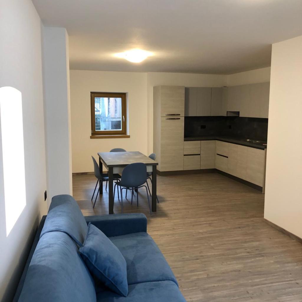 One-Bedroom Apartment photo 2
