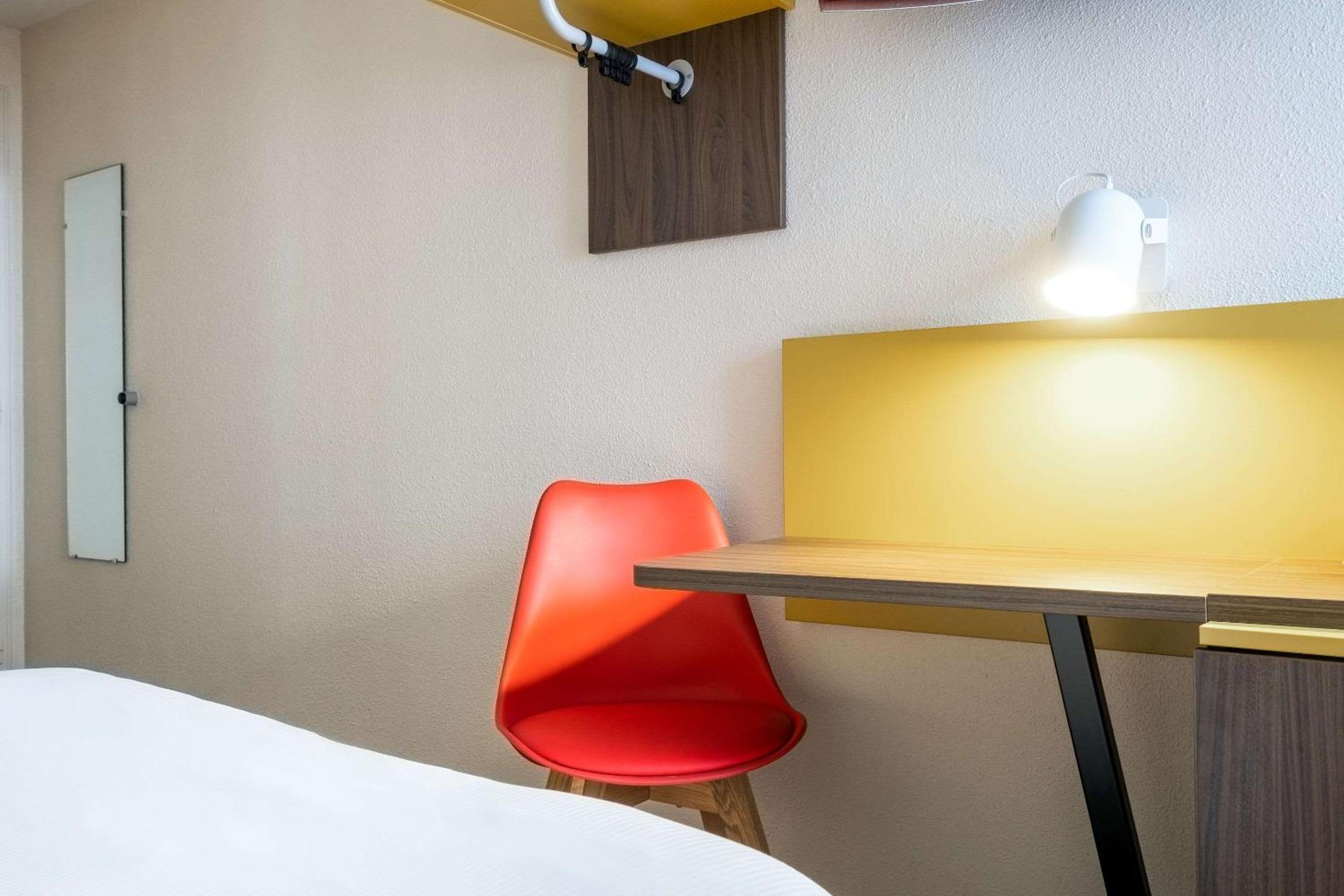 Triple Room with Double bed and Single Bed - Photo 2