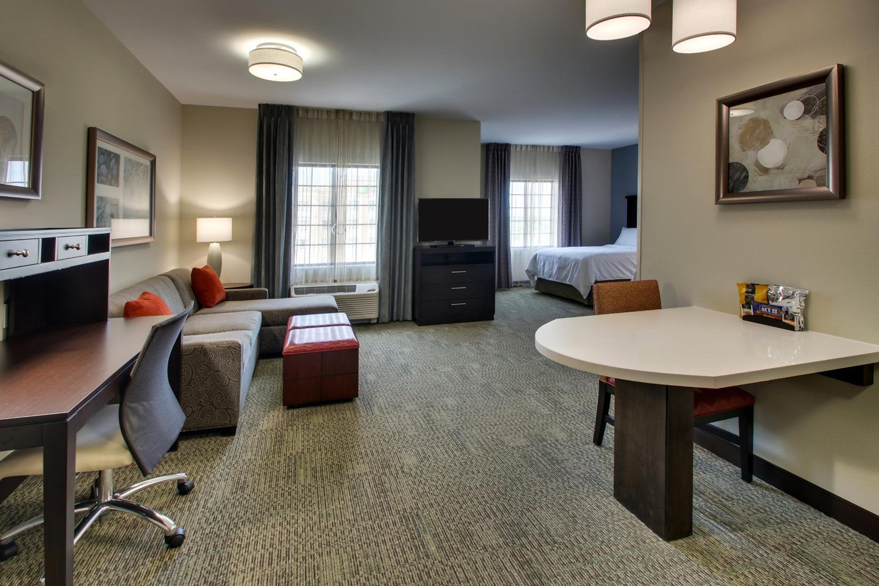 Queen Suite with Two Queen Beds with Accessible Tub - Non-Smoking photo 1