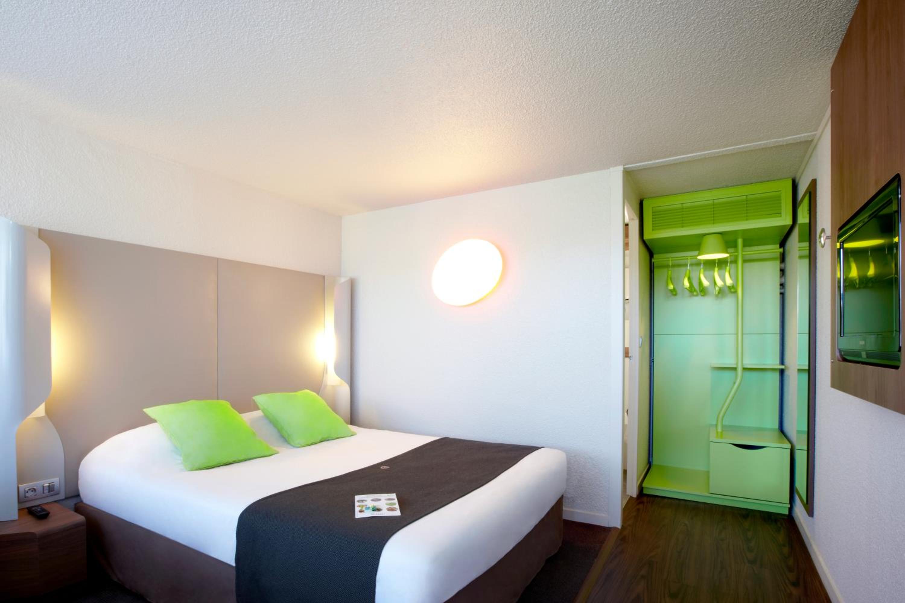 Standard Double Room - Photo 8