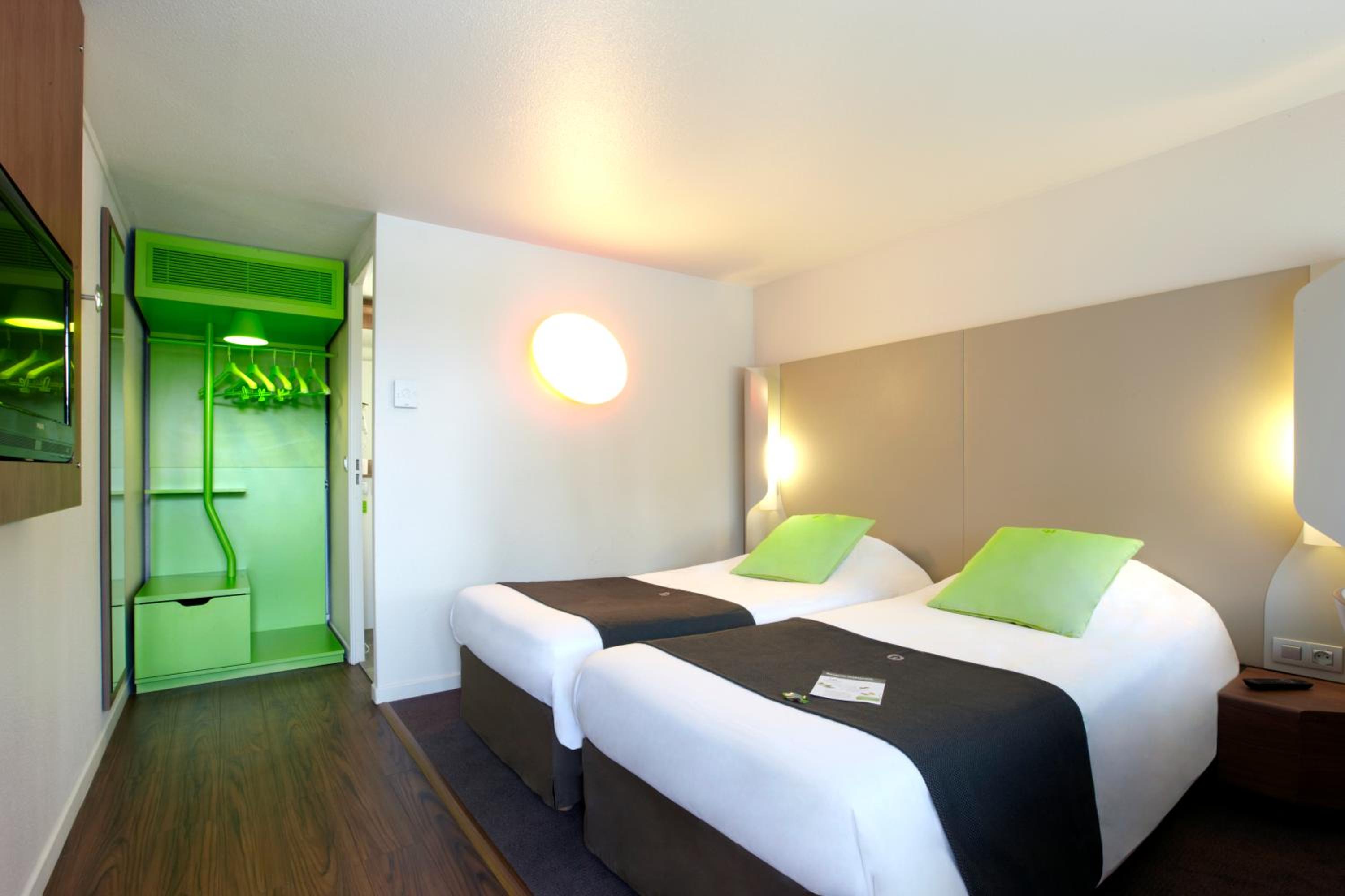 Standard Twin Room - Photo 1