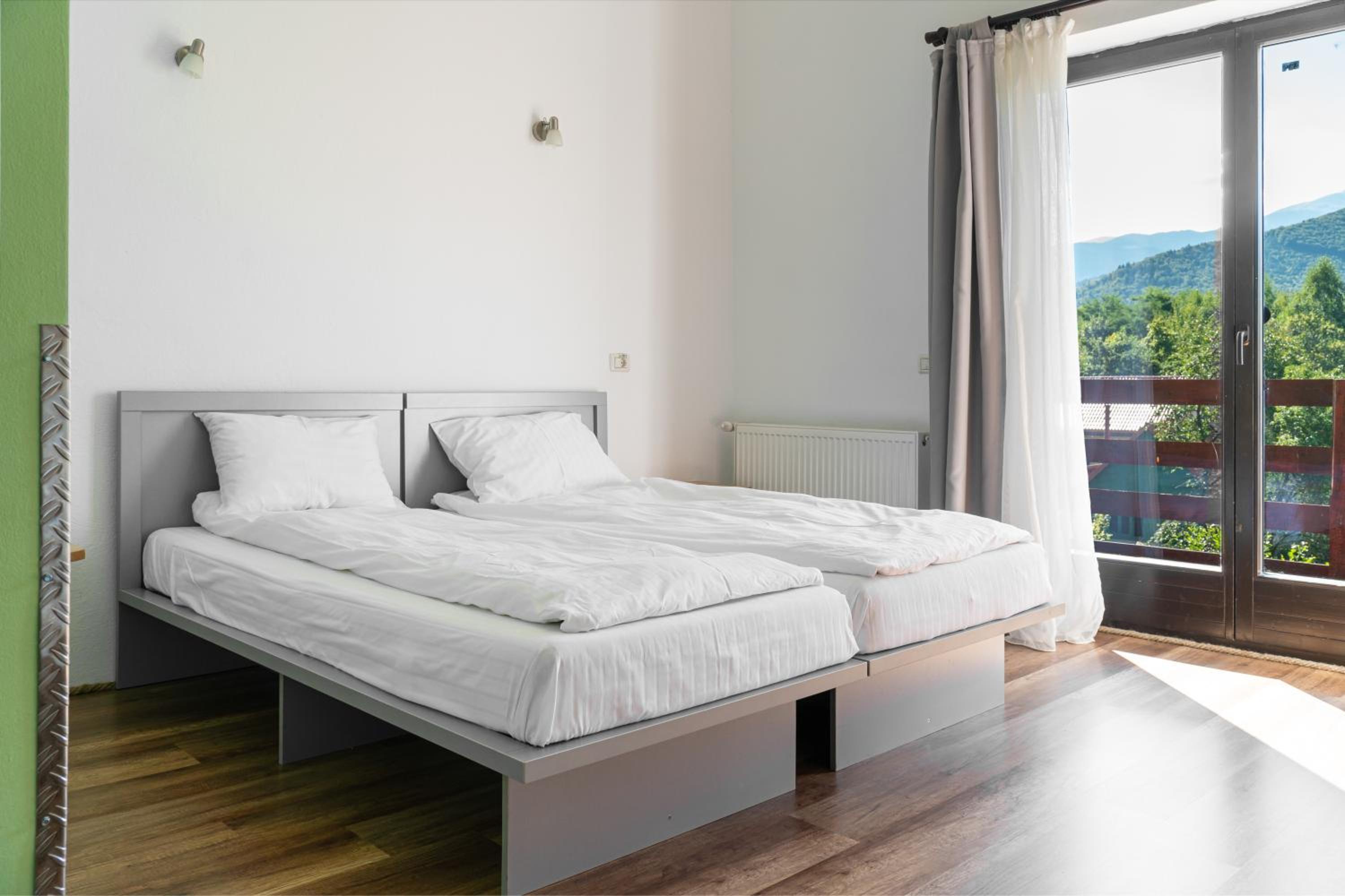 Quadruple Room with Mountain View - Photo 3
