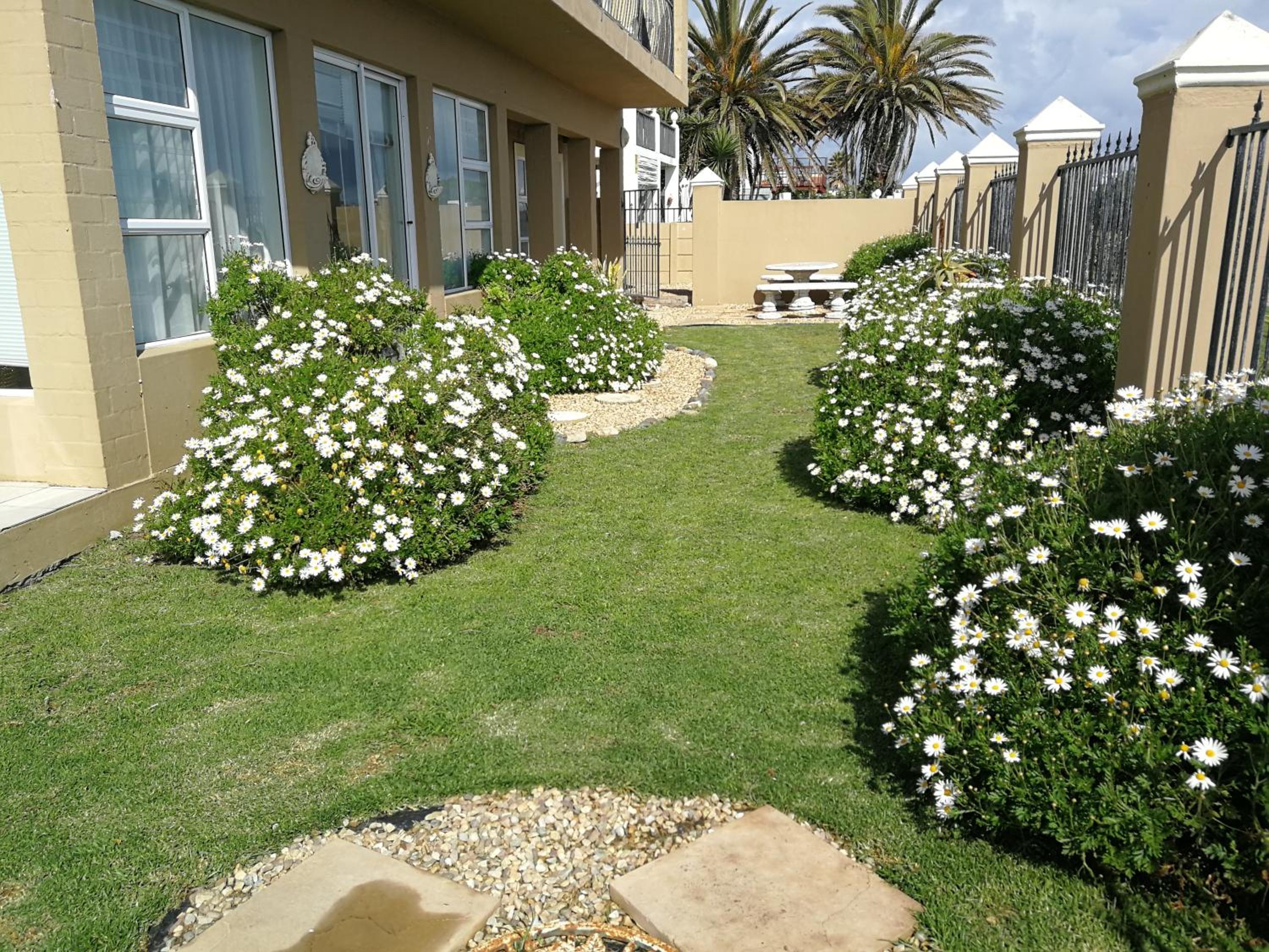 Apartment - Photo 32