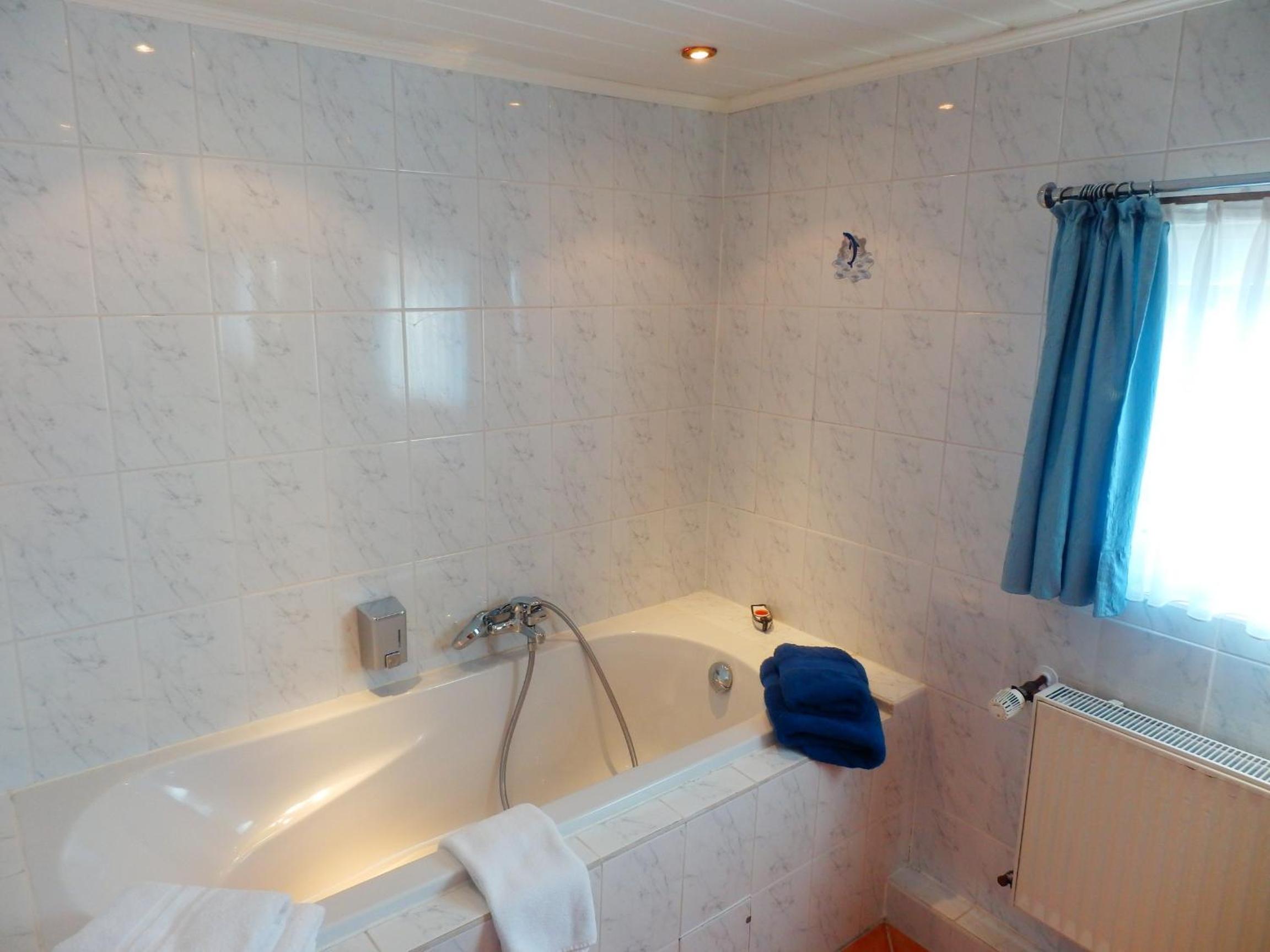 Superior Suite - Photo 6