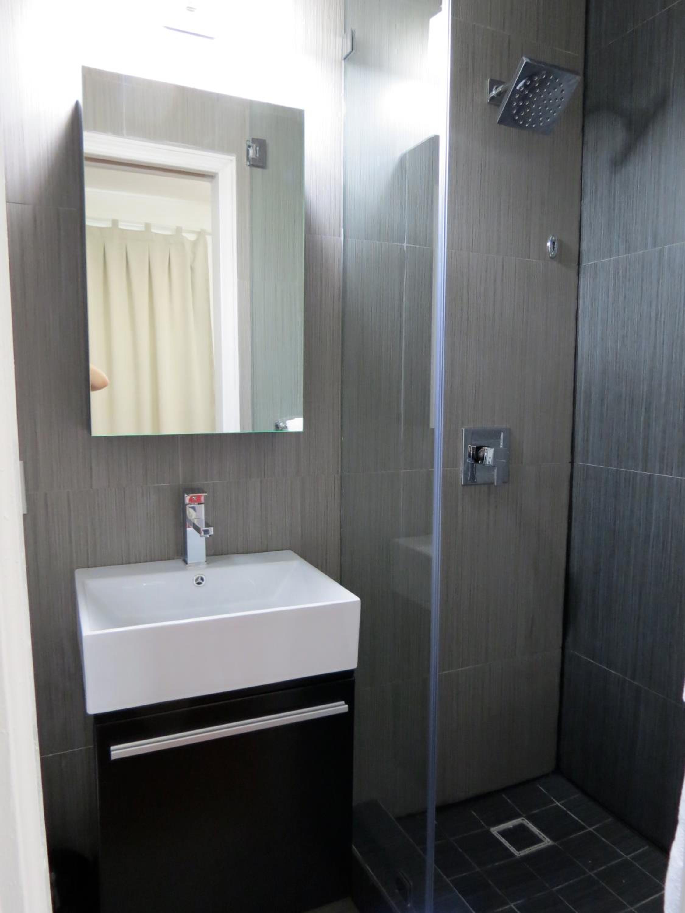 Studio Apartment - Photo 12