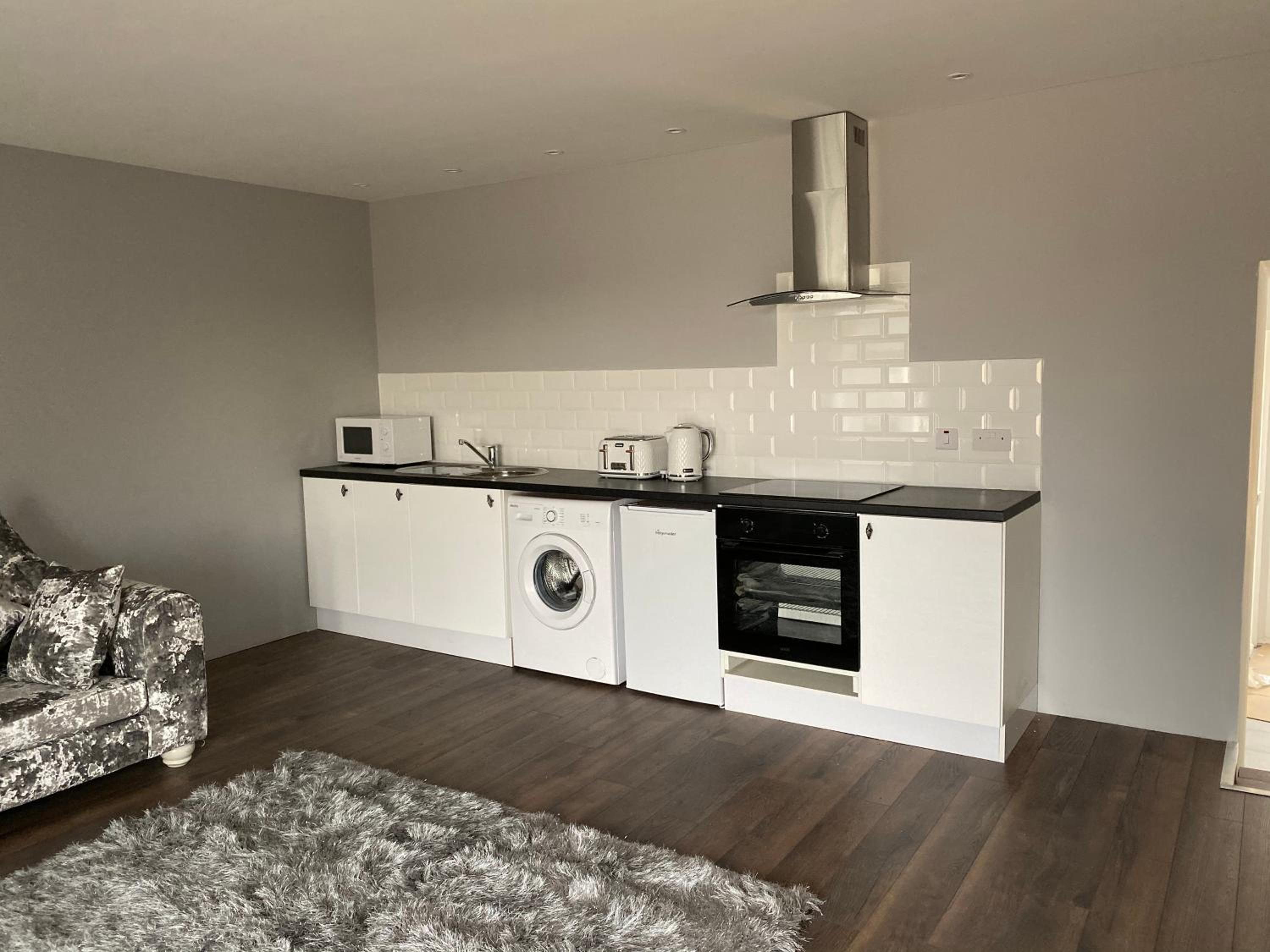 One-Bedroom Apartment - Photo 8