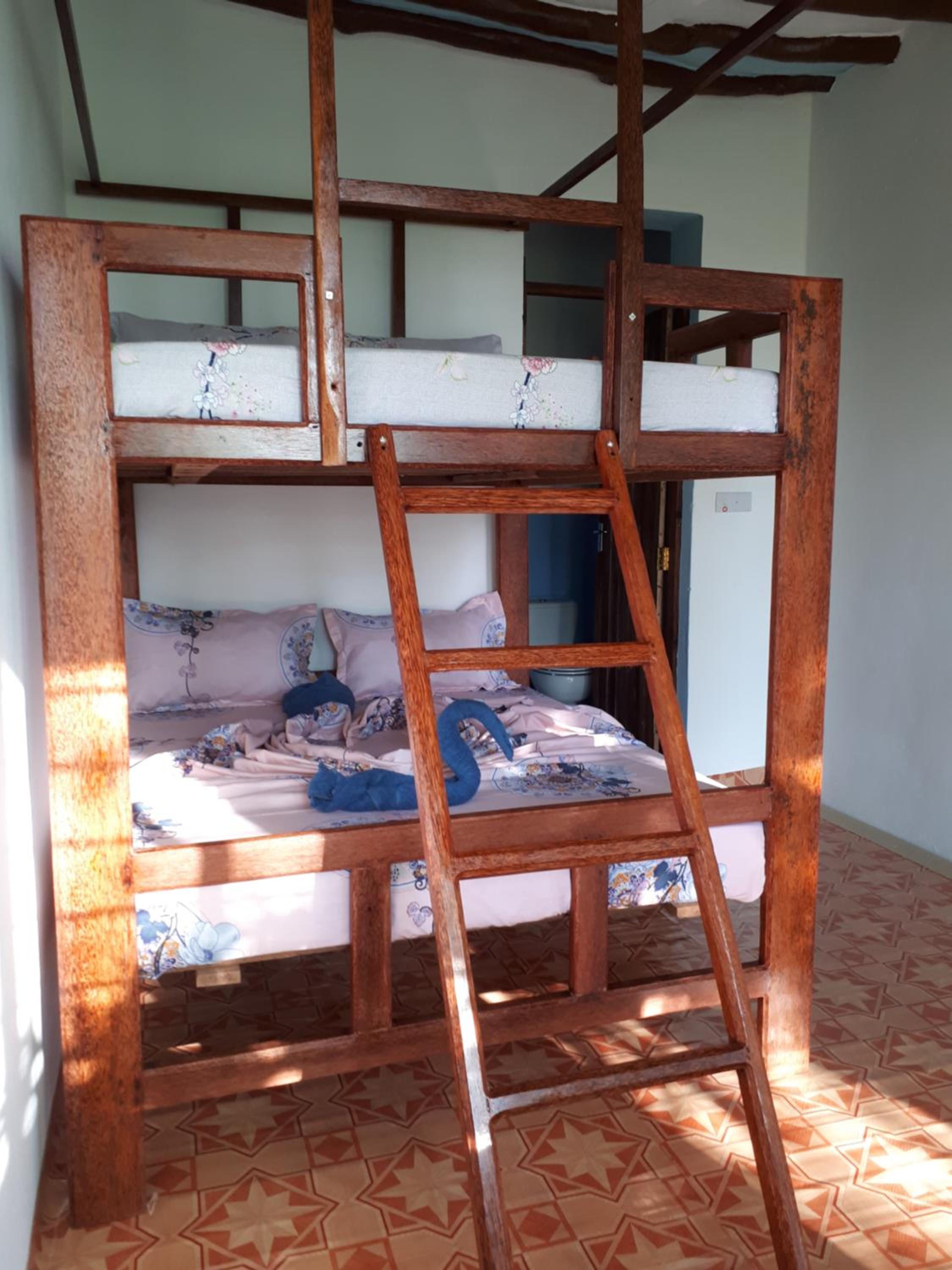 Standard Queen Room with Two Queen Beds photo 2
