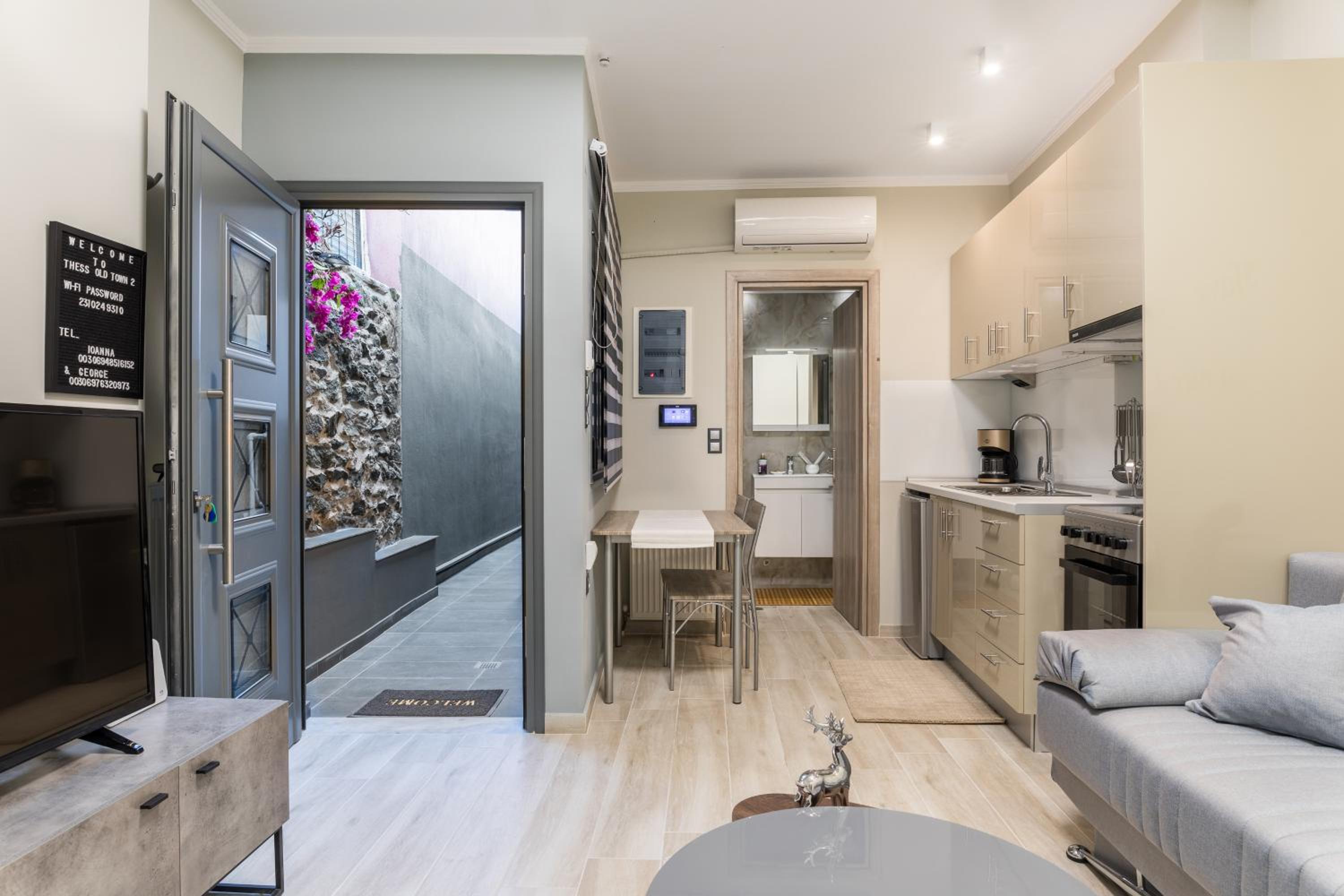 One-Bedroom Apartment - Photo 1