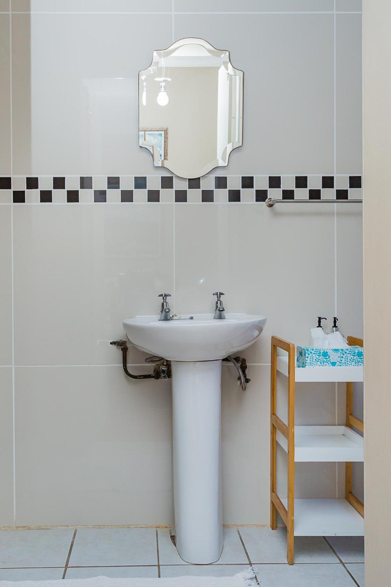 Double Room with Private Bathroom - Photo 5
