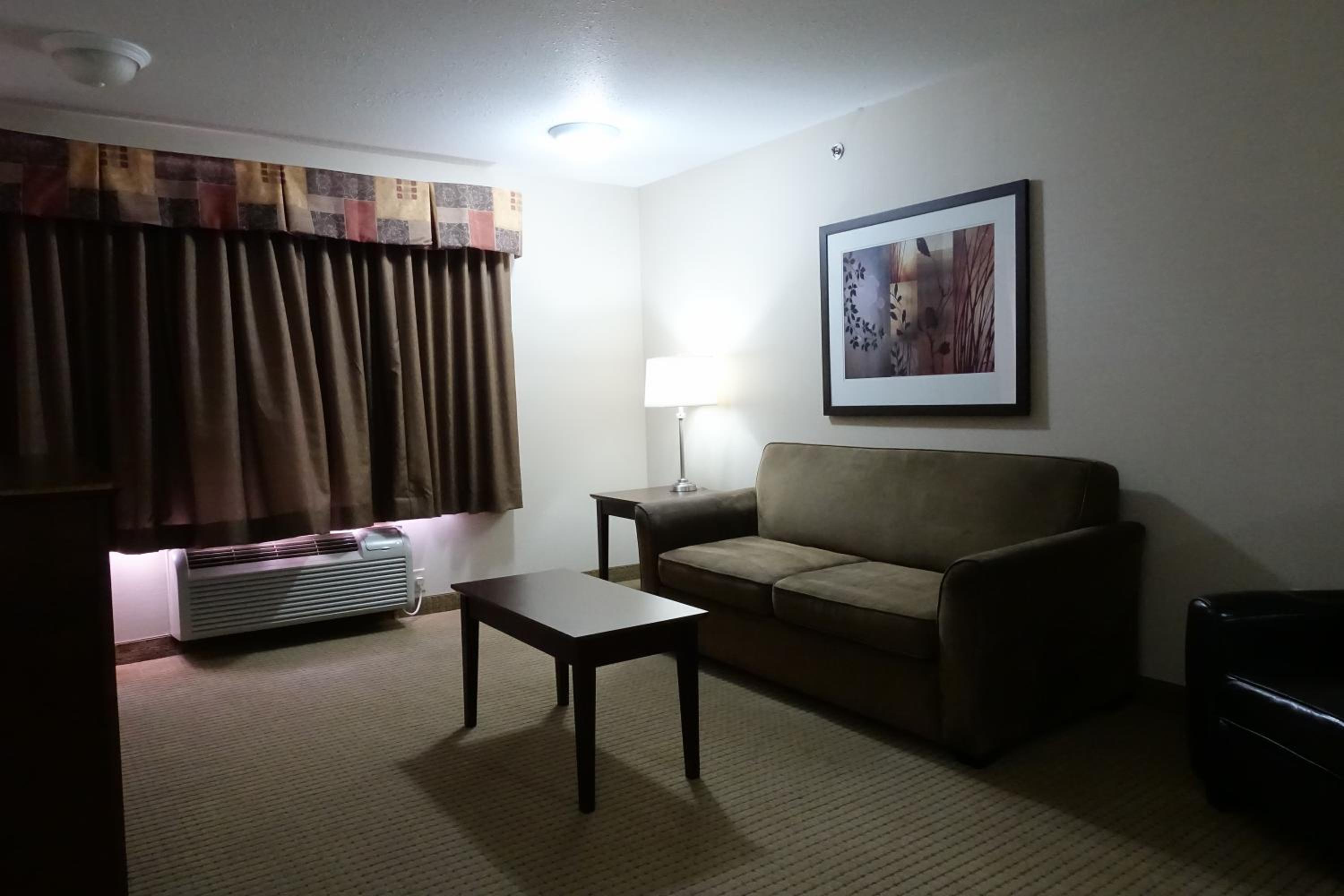 Superior King Suite - Non-Smoking - Photo 2