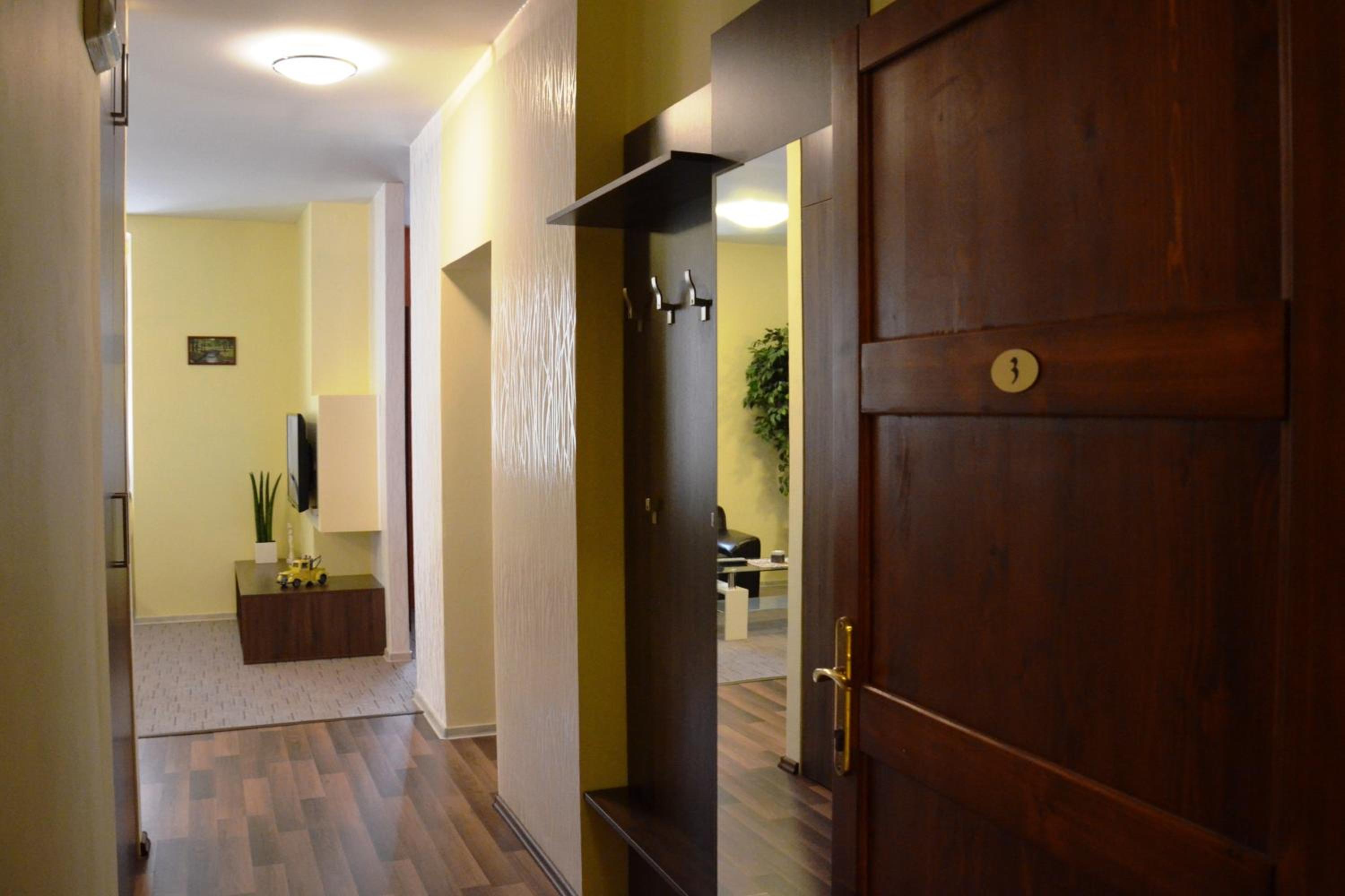 One-Bedroom Apartment with Garden View photo 3