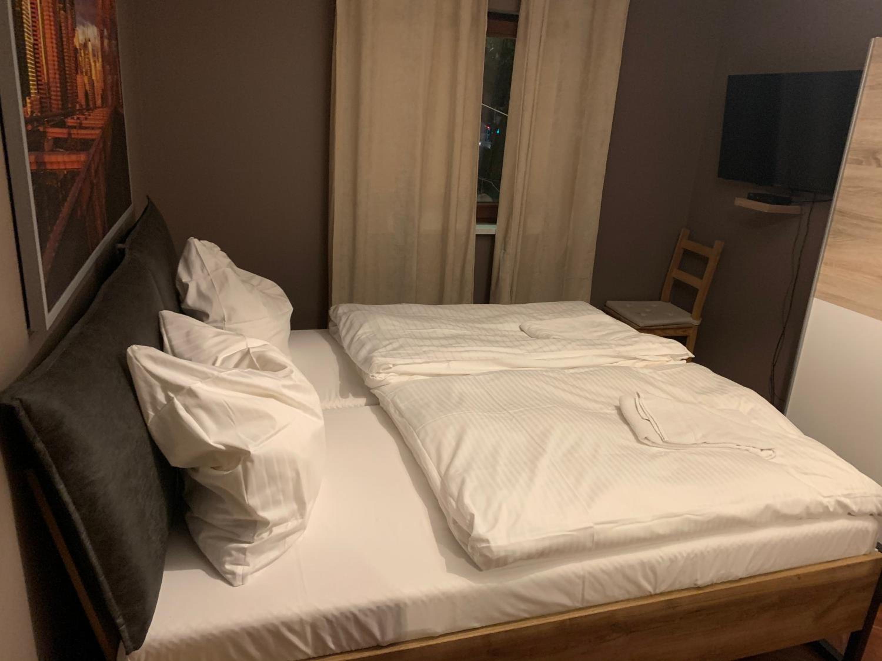 Budget Double Room photo 2