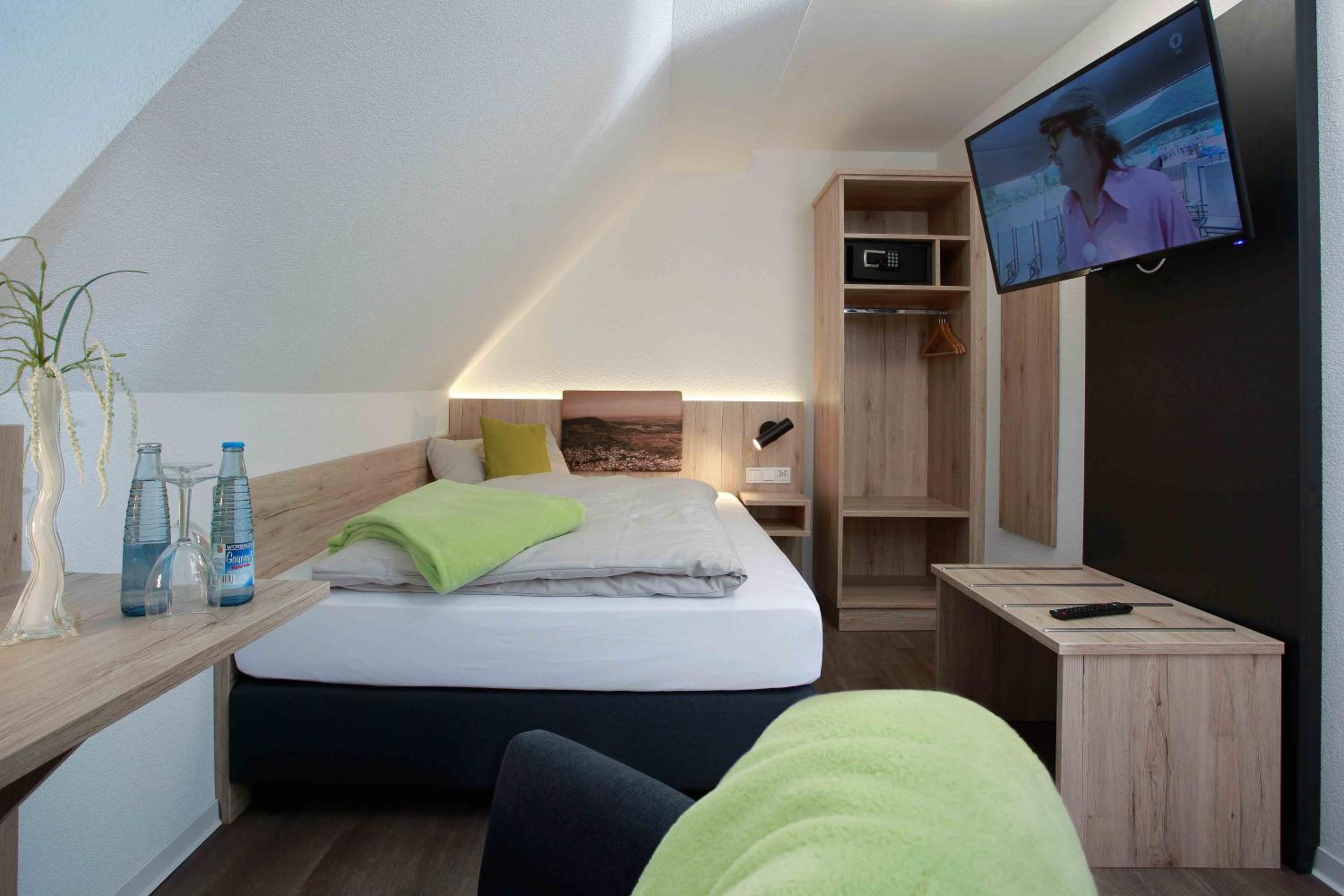 Large Single Room