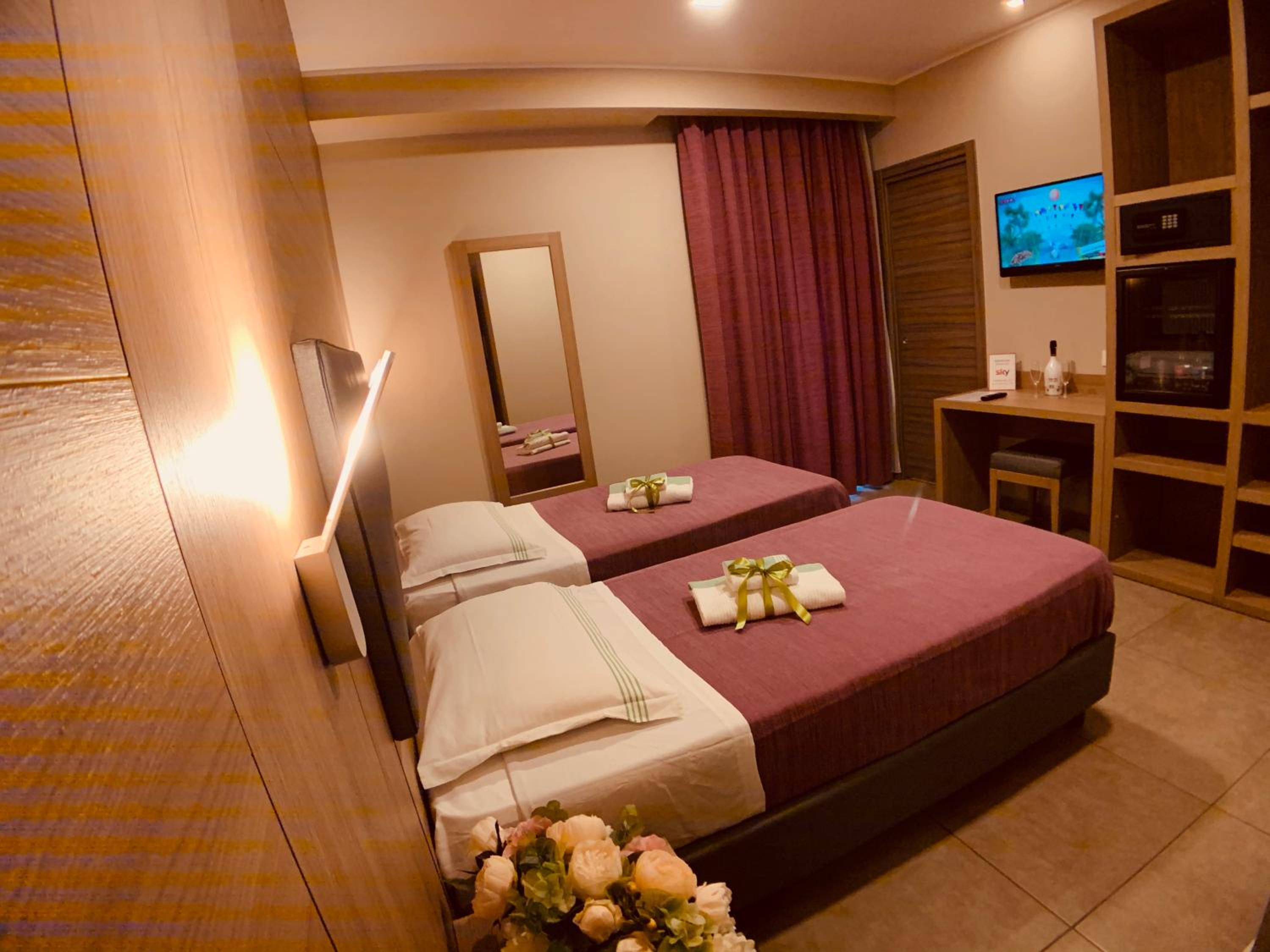 Twin Room - Photo 1