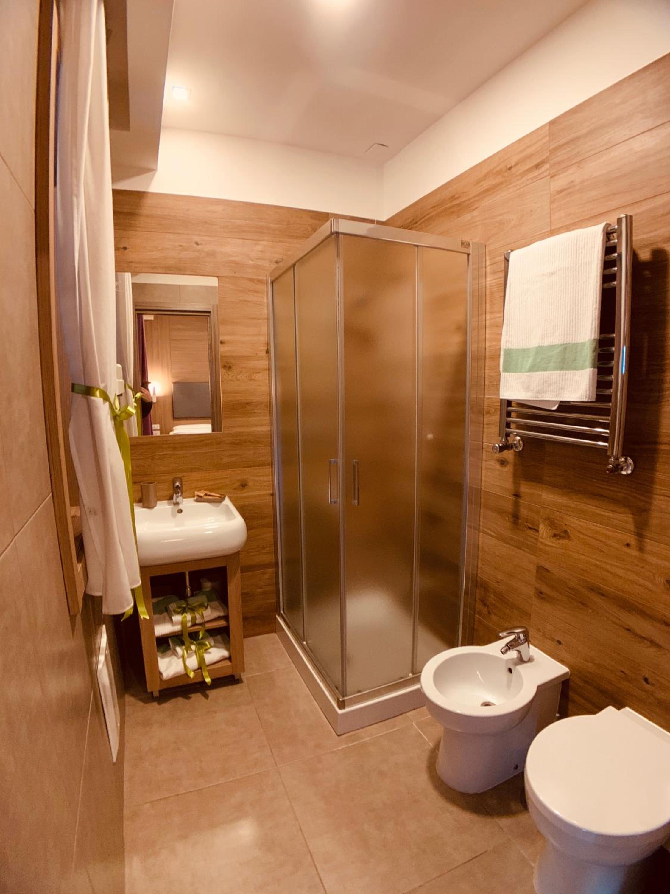 Twin Room - Photo 5