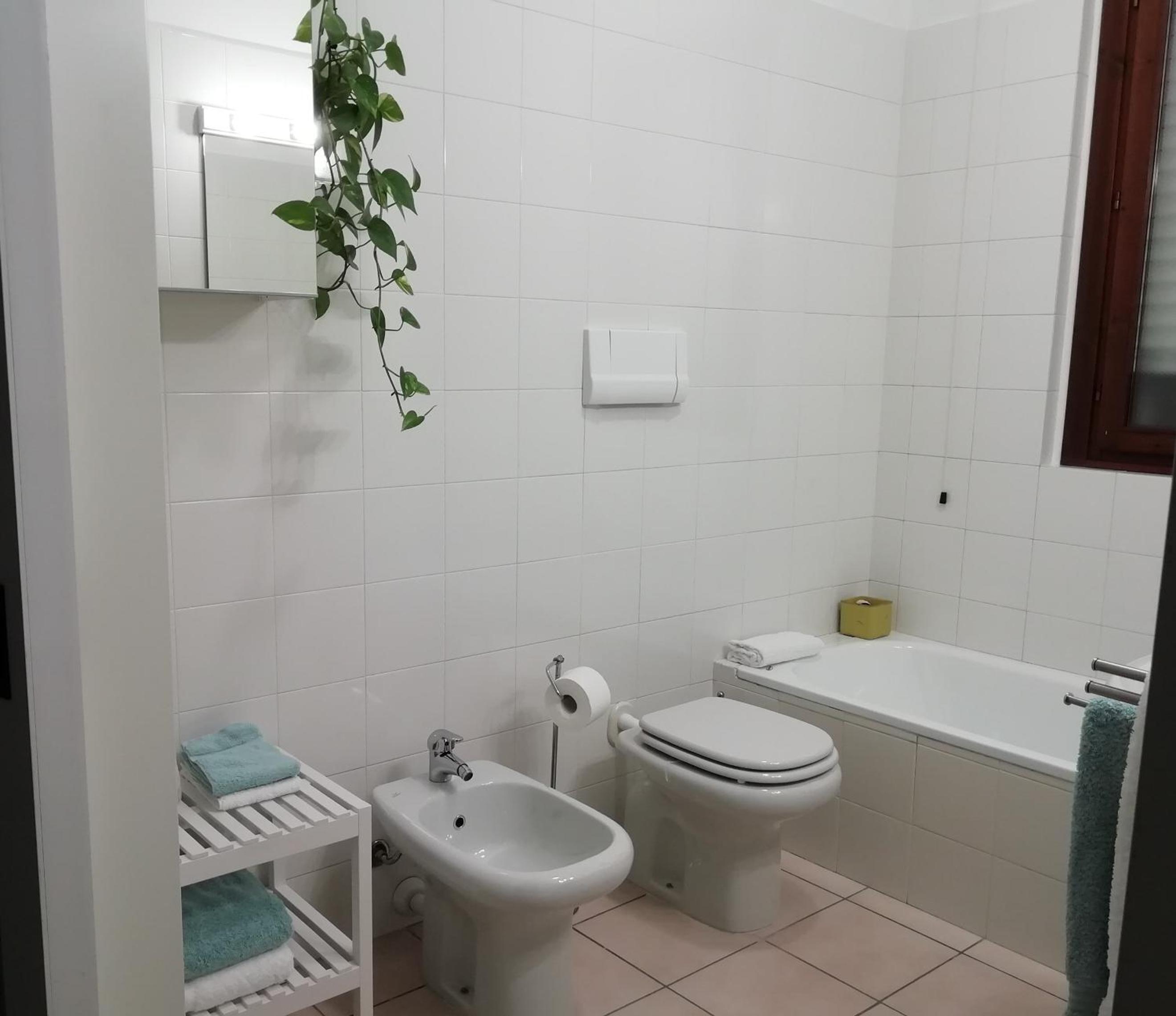 One-Bedroom Apartment - Photo 2