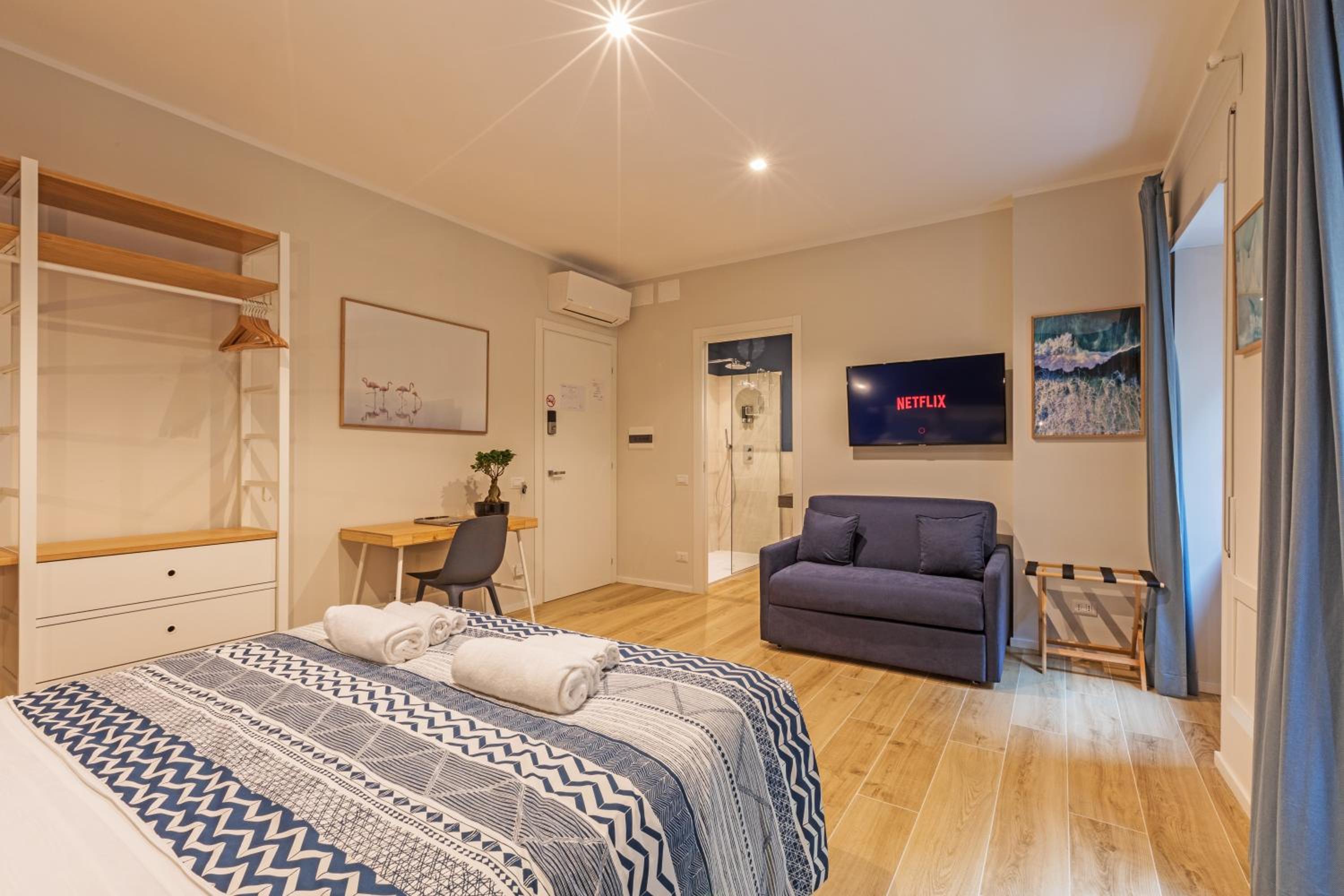 Deluxe Double Room photo 2
