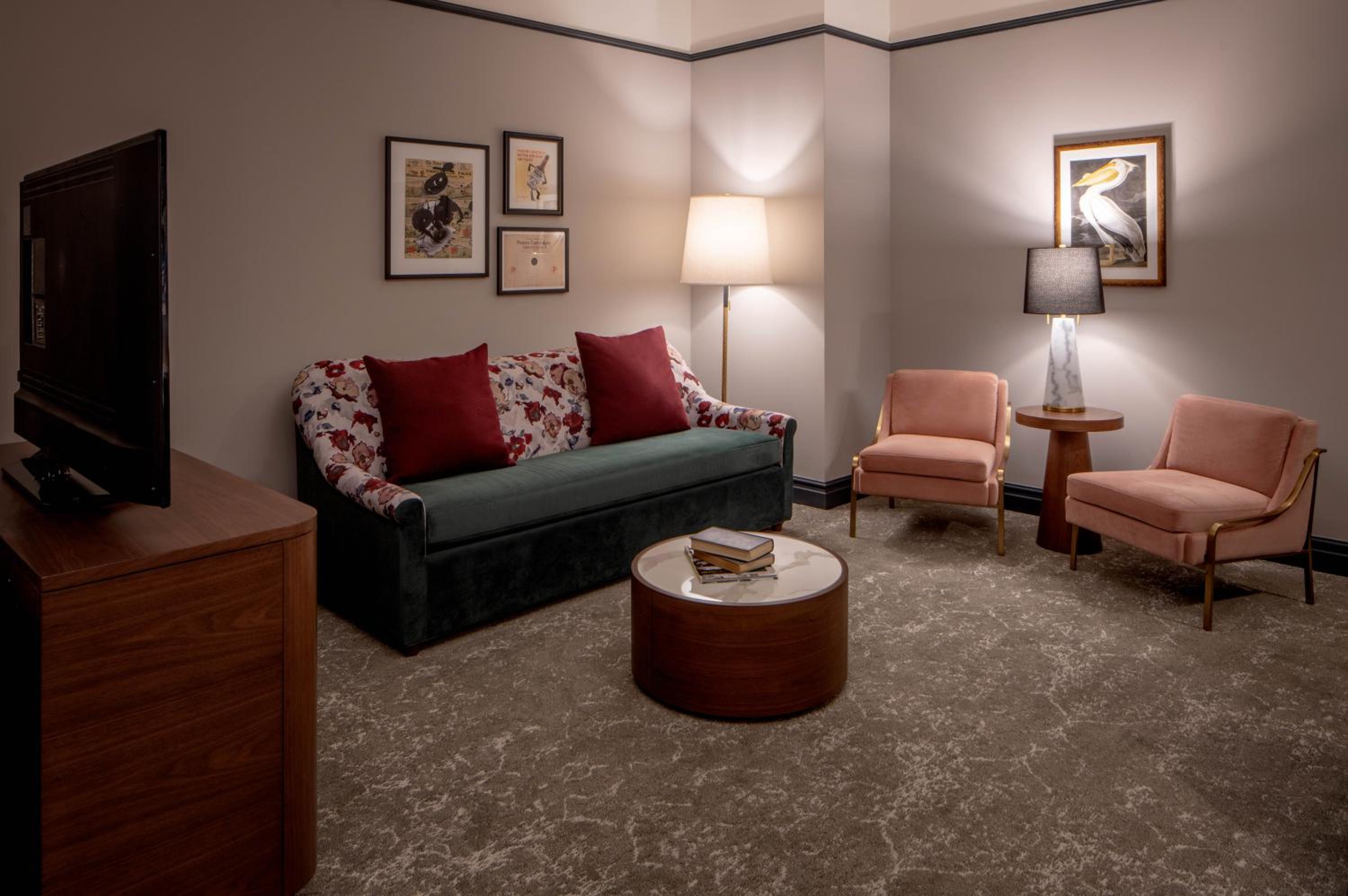 Publishers King Suite - Photo 3