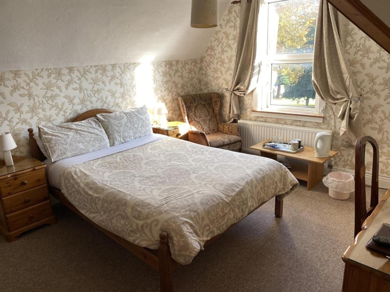 Large Double Room - Second Floor photo 2