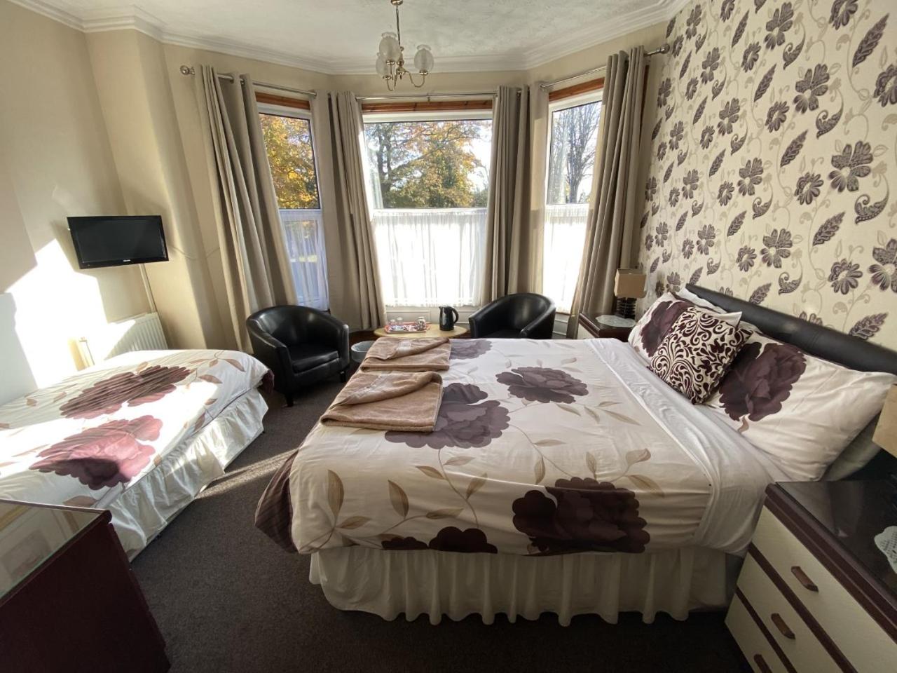 Double or Twin Room photo 2