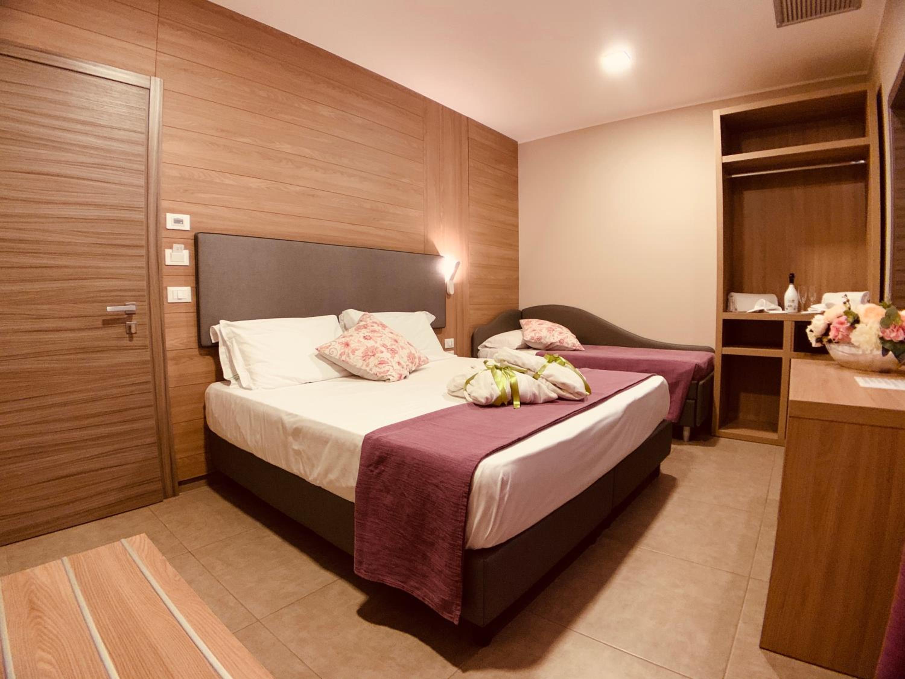 Triple Room - Photo 1