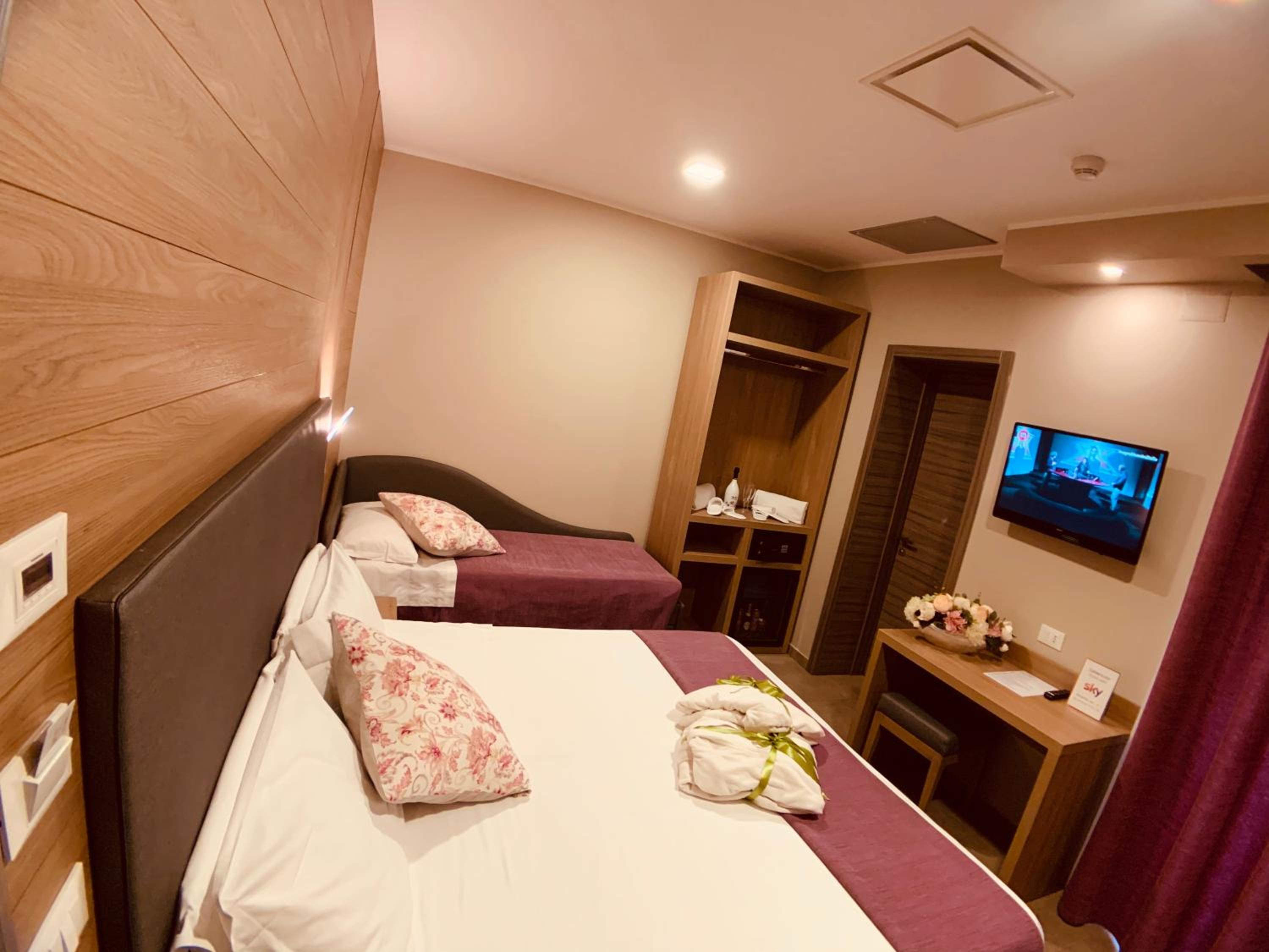 Triple Room - Photo 10