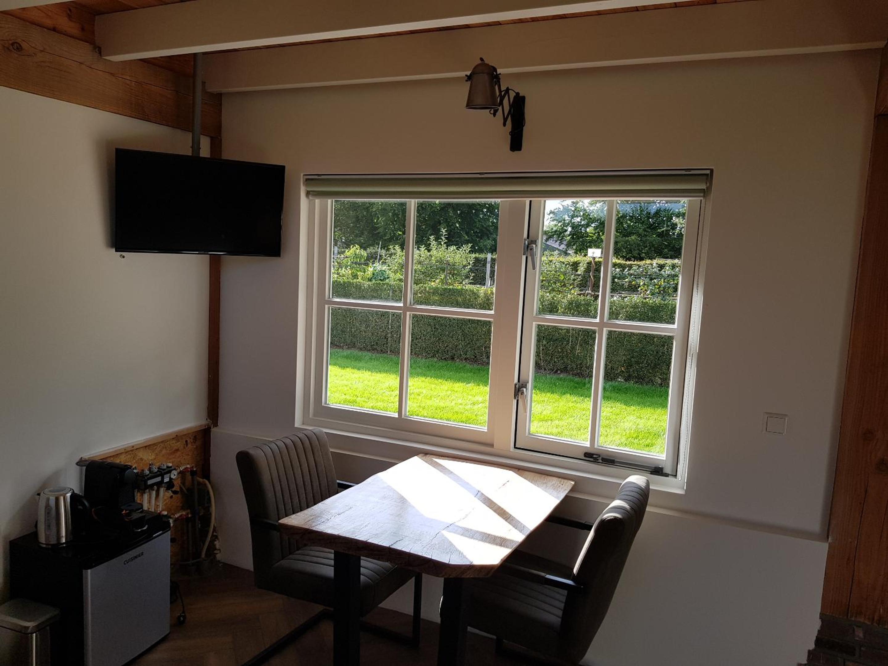 Double Room with Private Bathroom - Photo 9