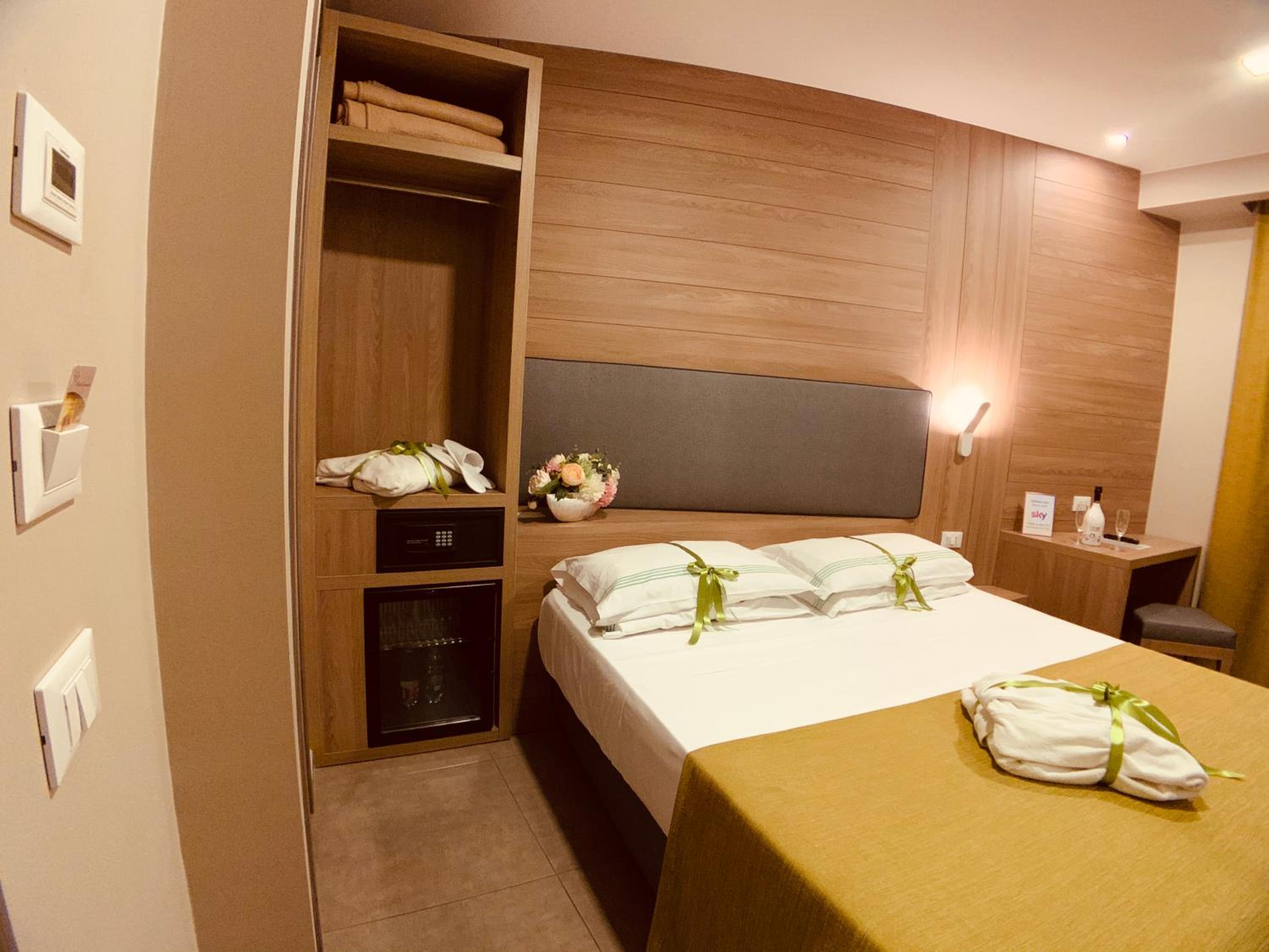 Double Room - Photo 4