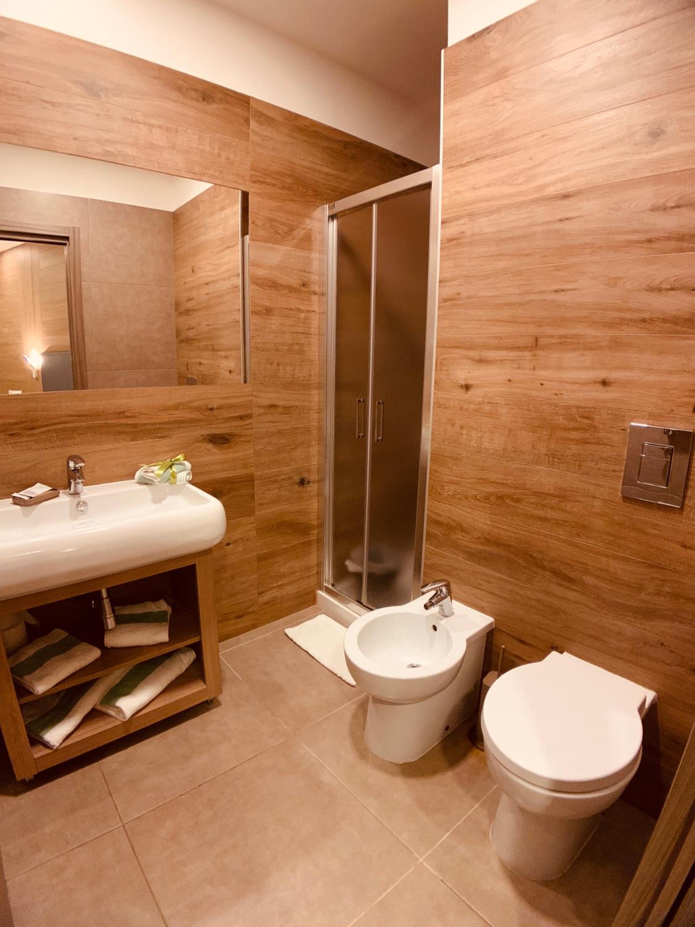 Double Room - Photo 12