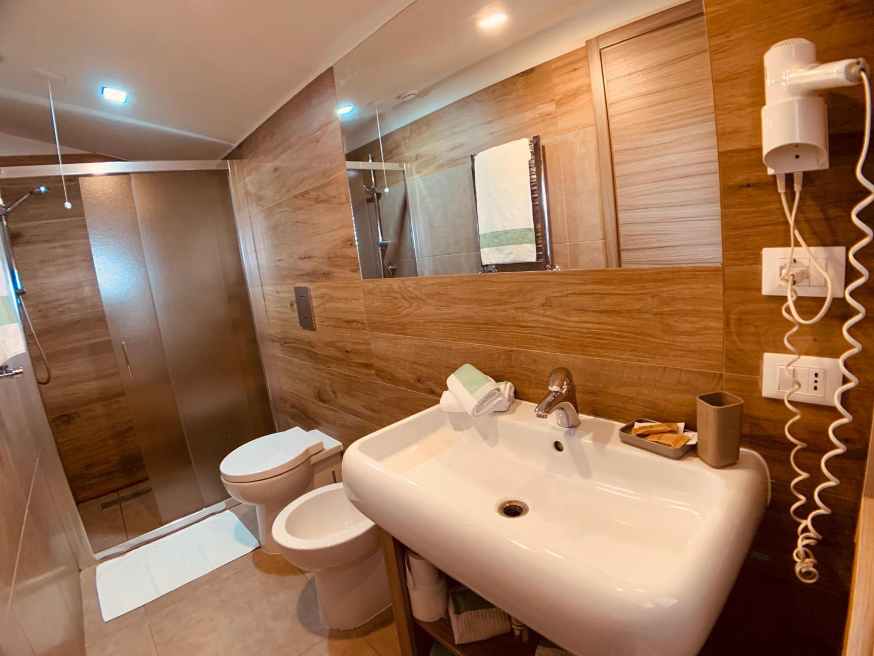 Triple Room - Photo 6