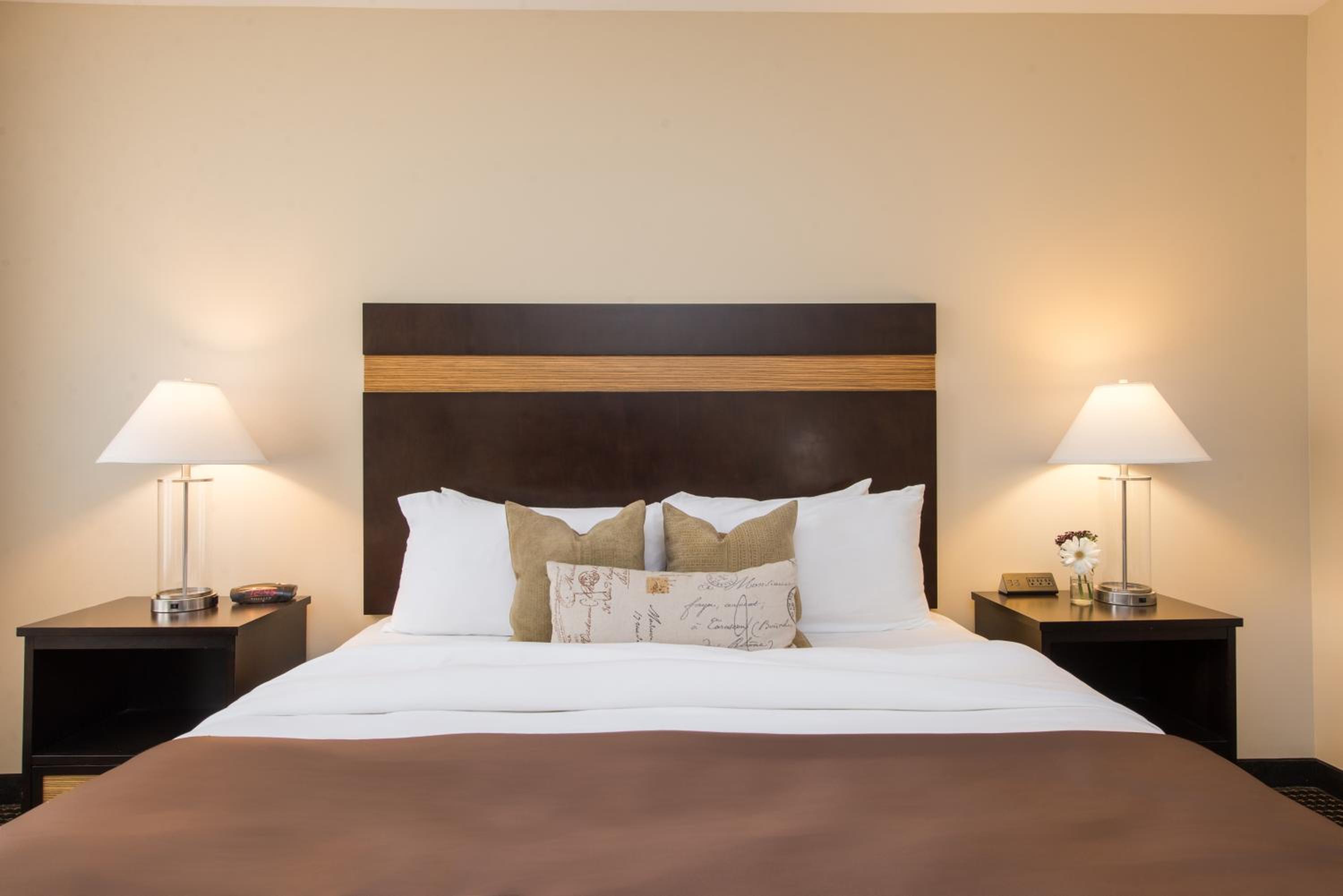 Standard King Room - Photo 1