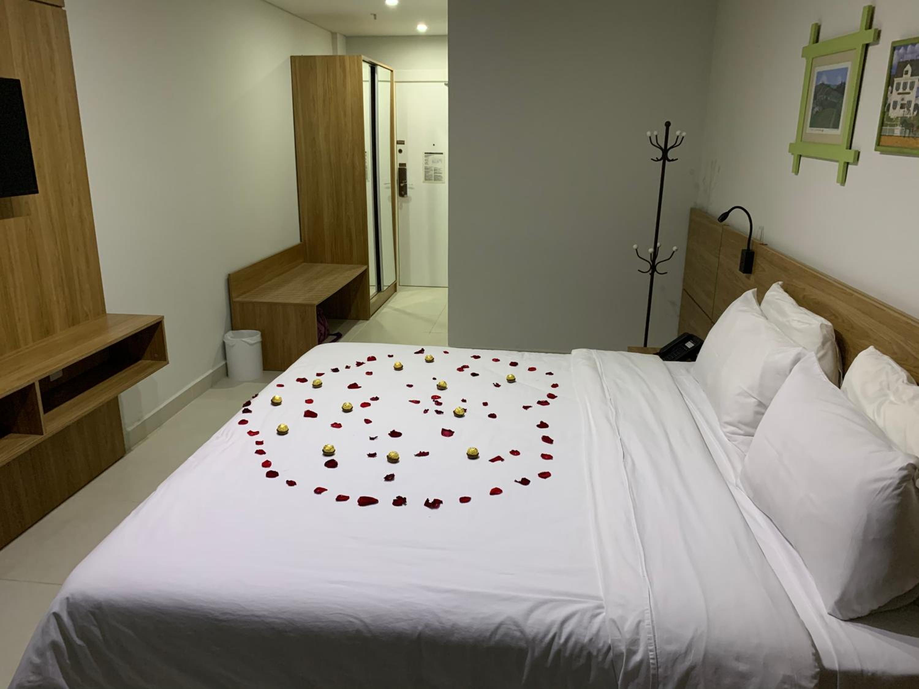 Studio Apartment - Photo 10