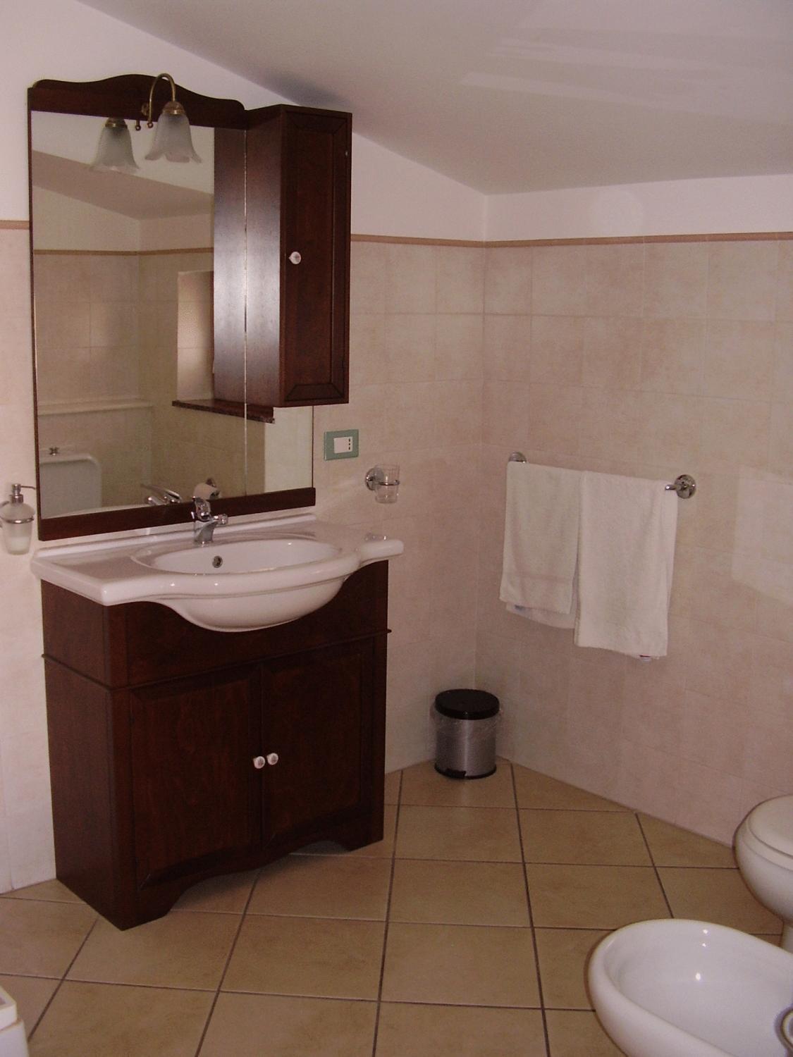 Quadruple Room - Photo 7