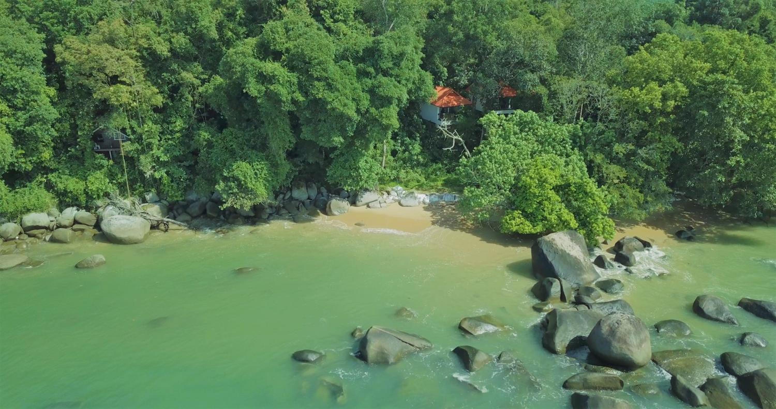 Bungalow - Beach Front - Photo 11